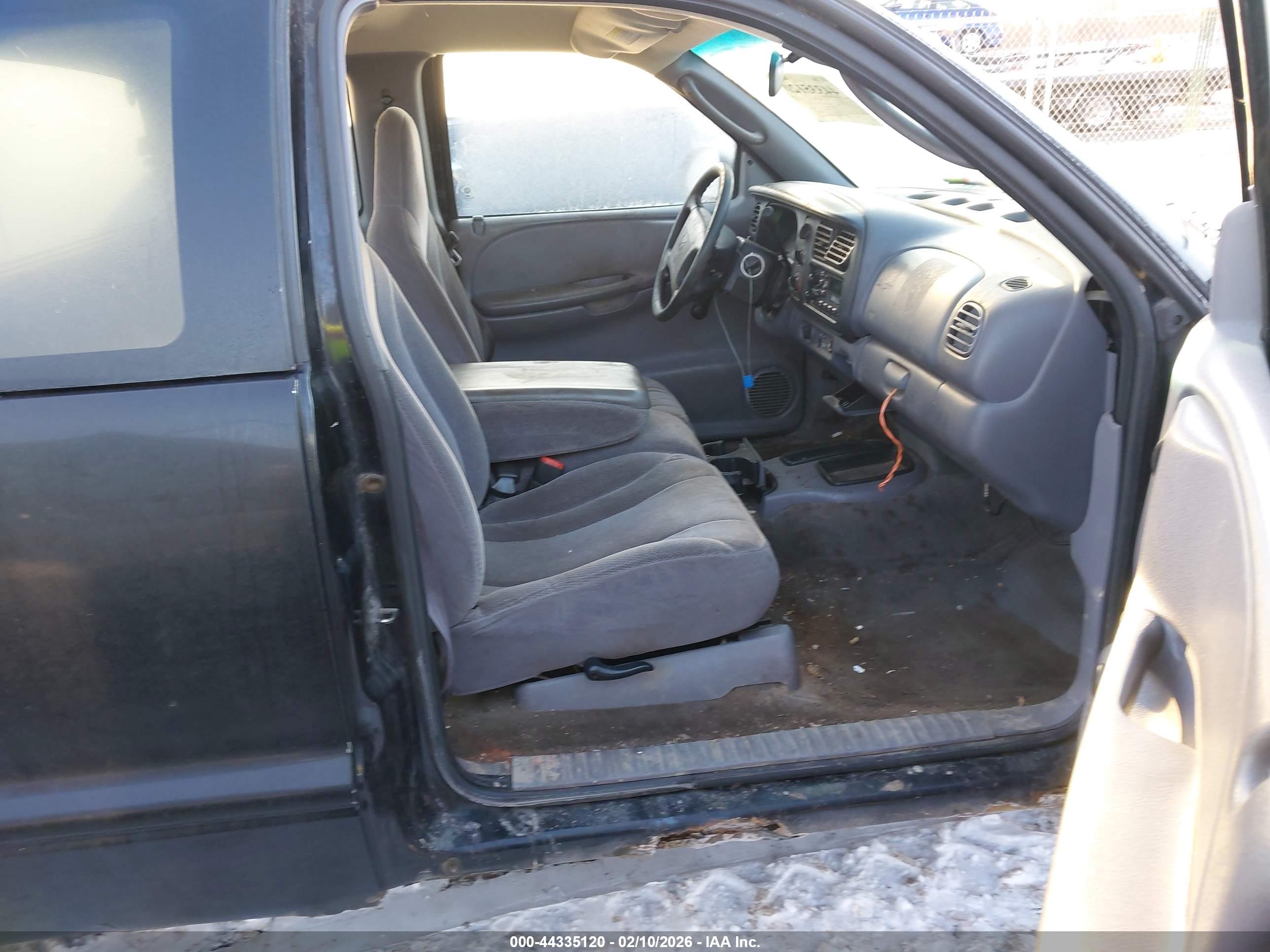 DODGE DAKOTA image 5