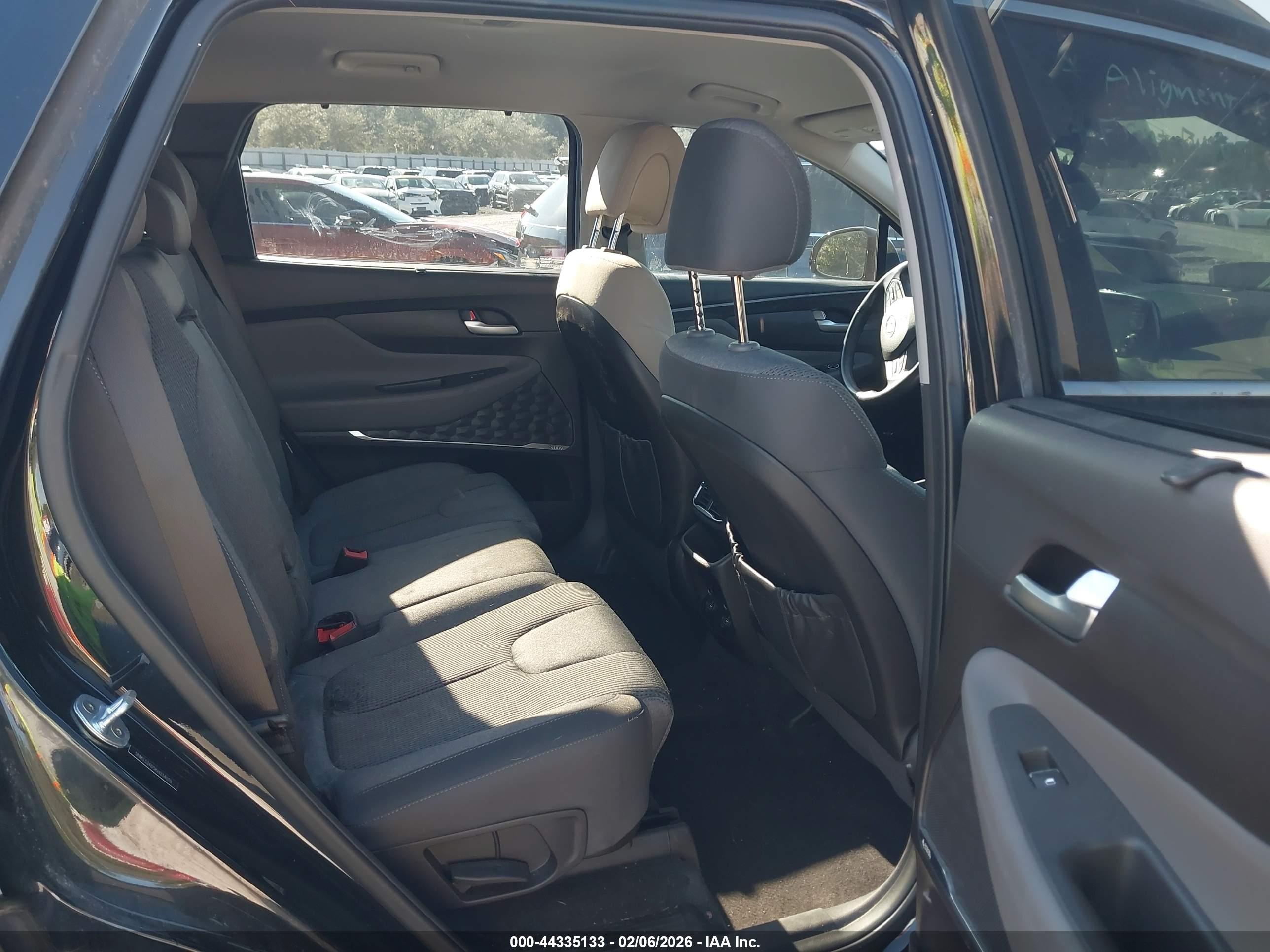 HYUNDAI SANTA image 8