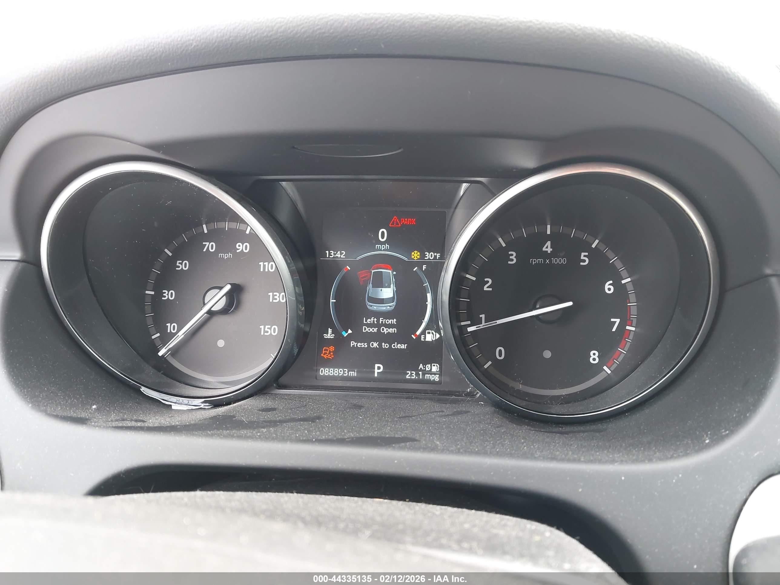 LAND ROVER image 7