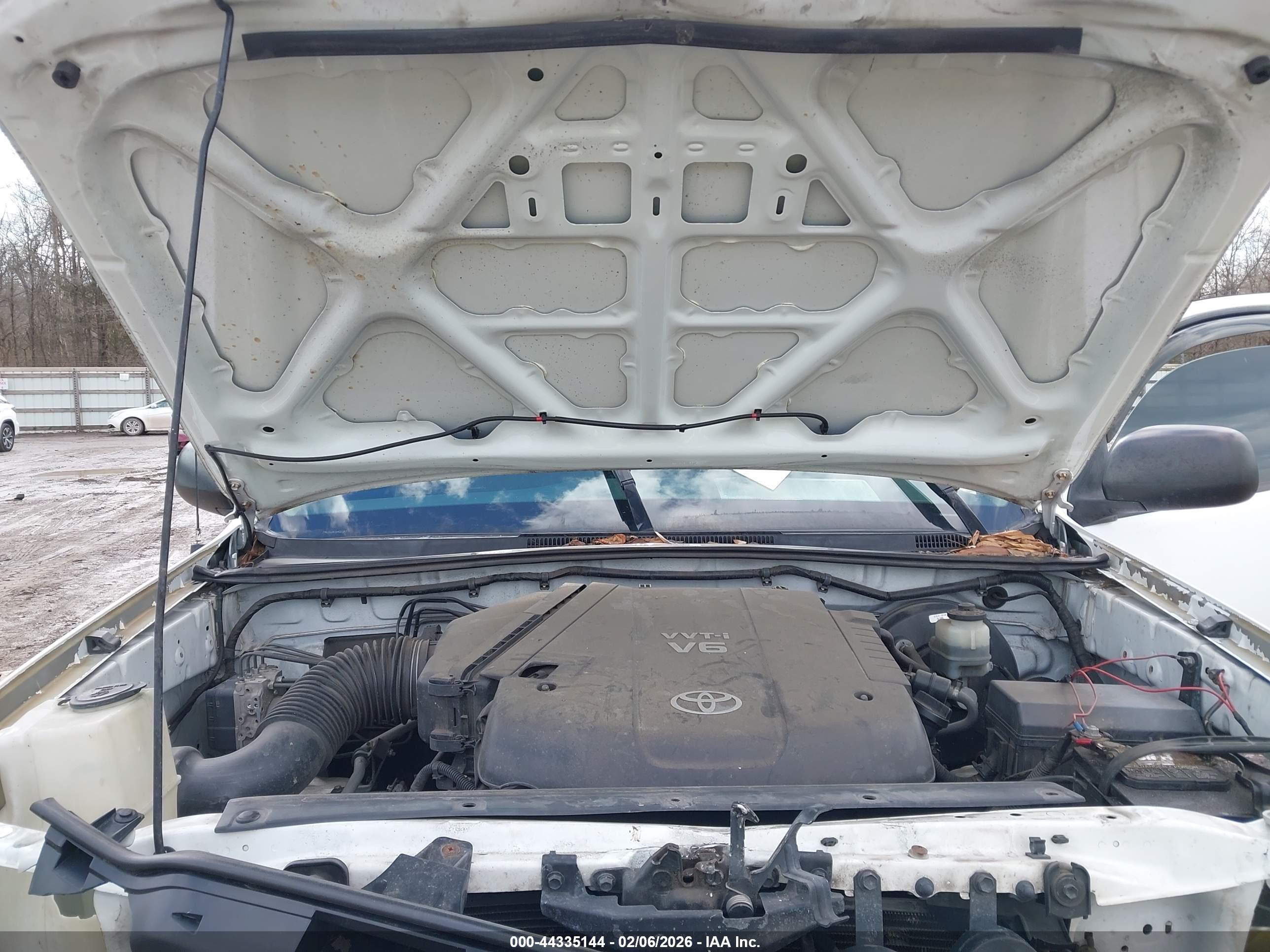 TOYOTA TACOMA image 10