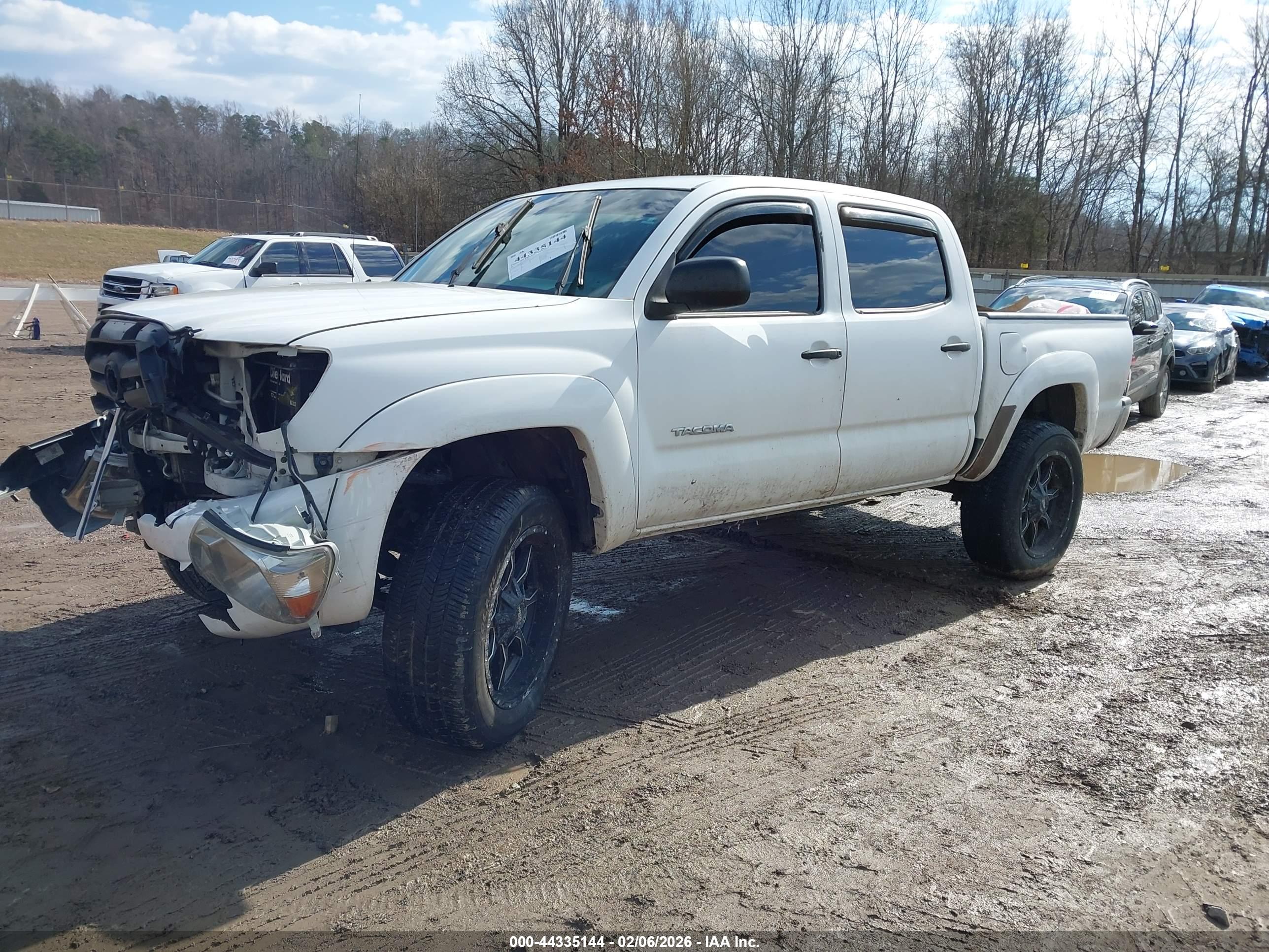 TOYOTA TACOMA image 2