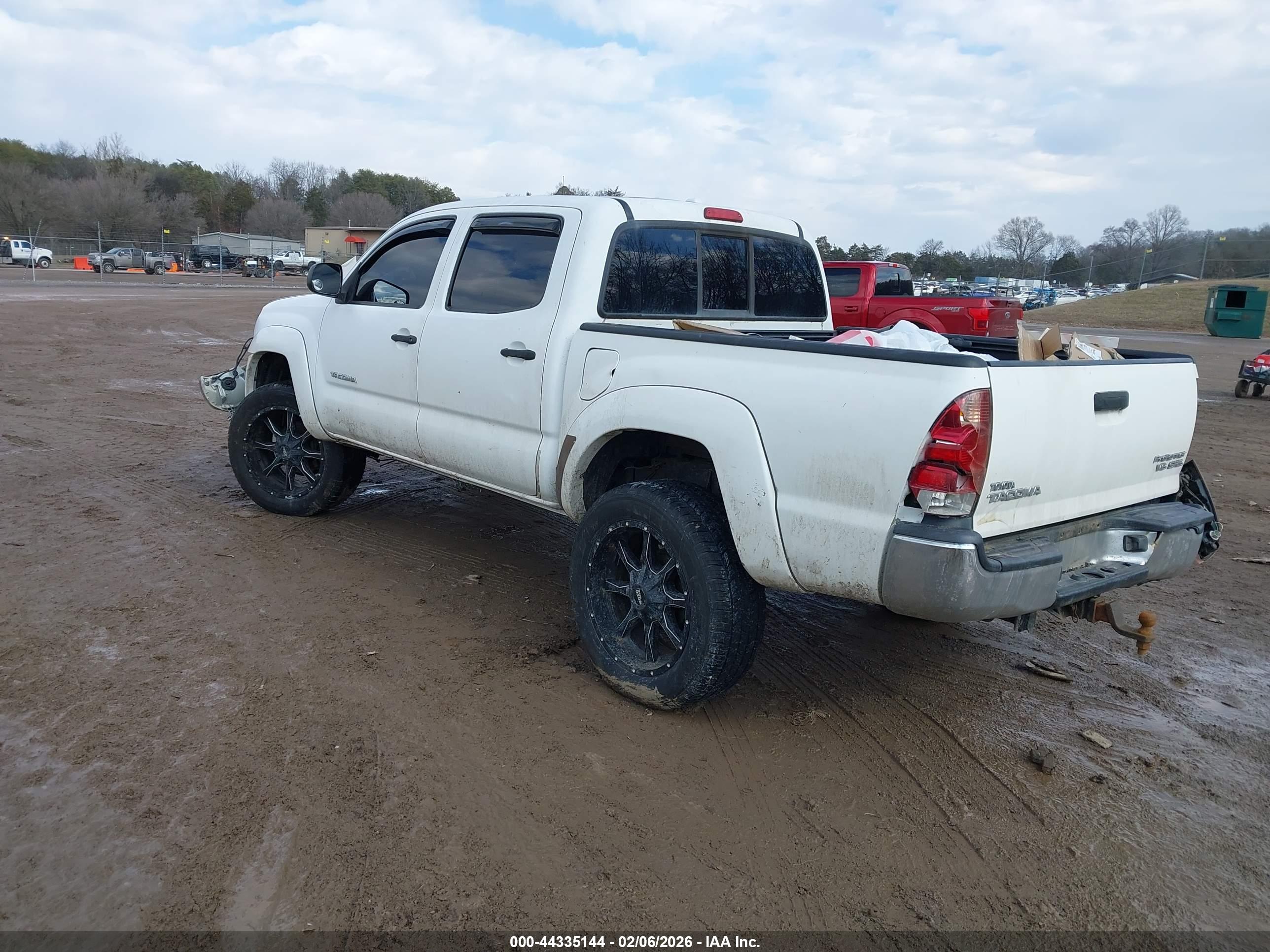 TOYOTA TACOMA image 3