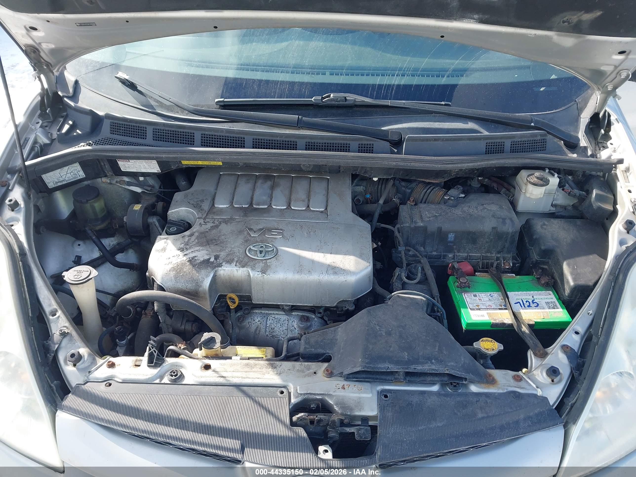 TOYOTA SIENNA image 10