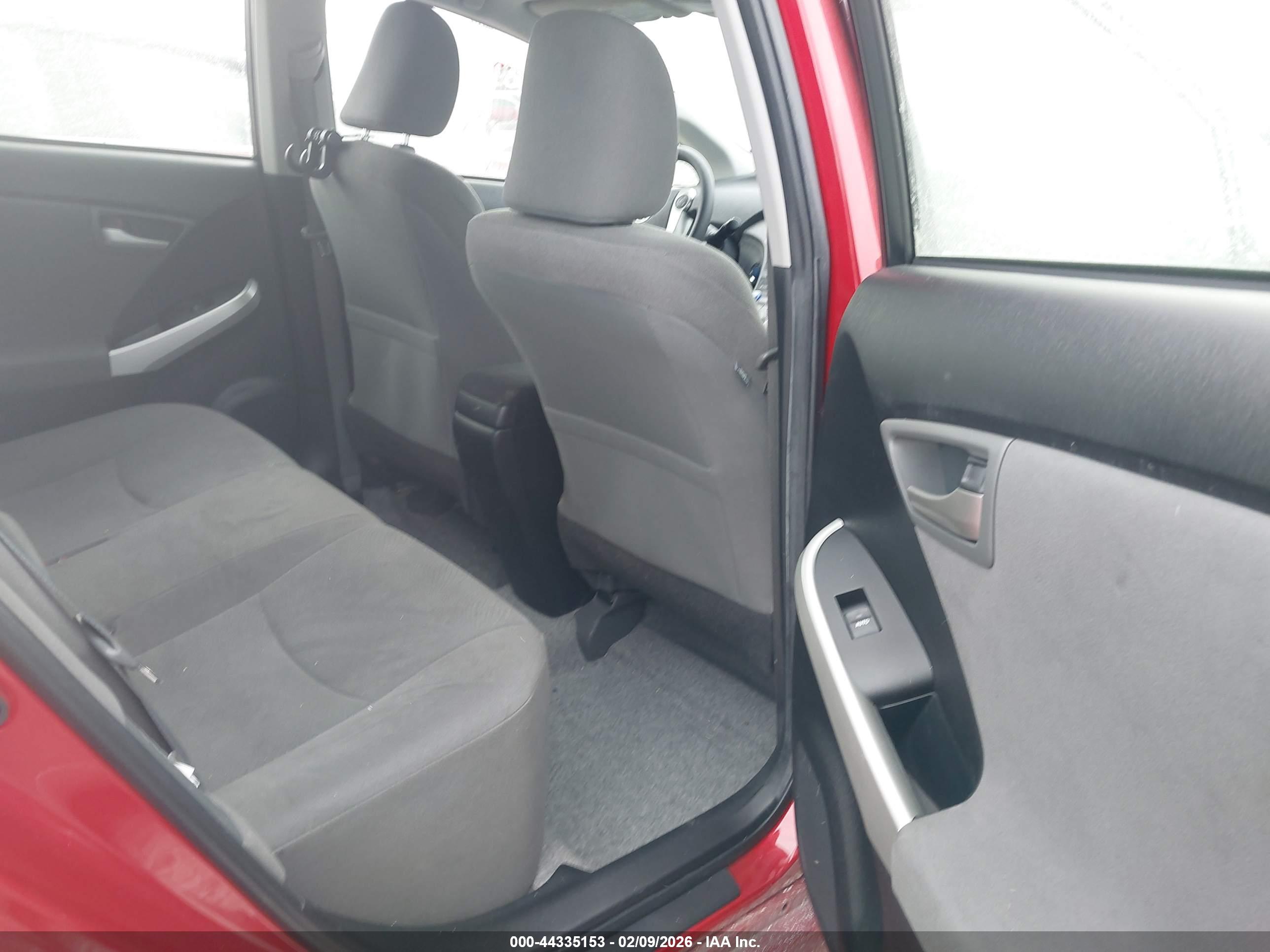 TOYOTA PRIUS image 8