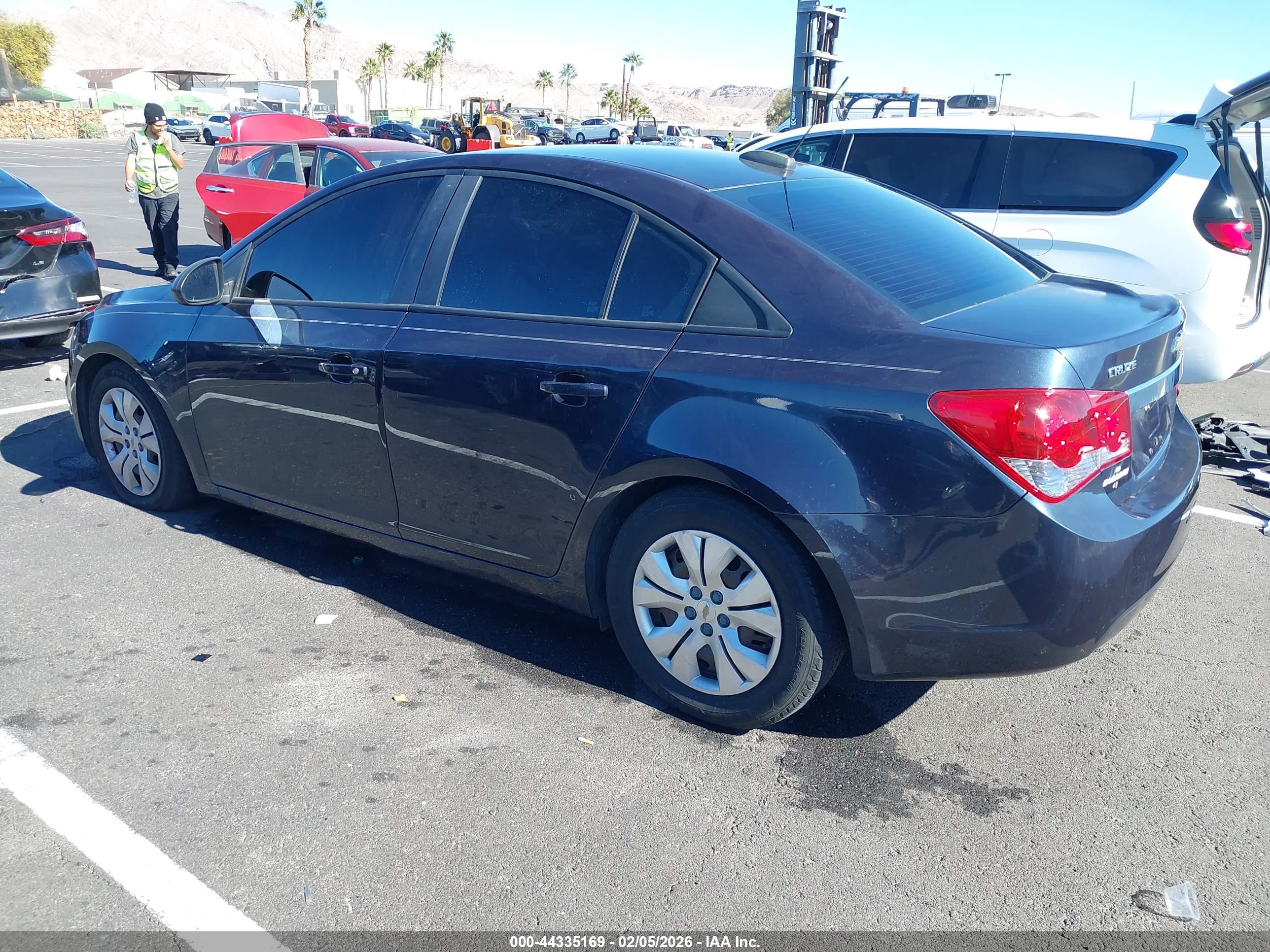 CHEVROLET CRUZE image 3