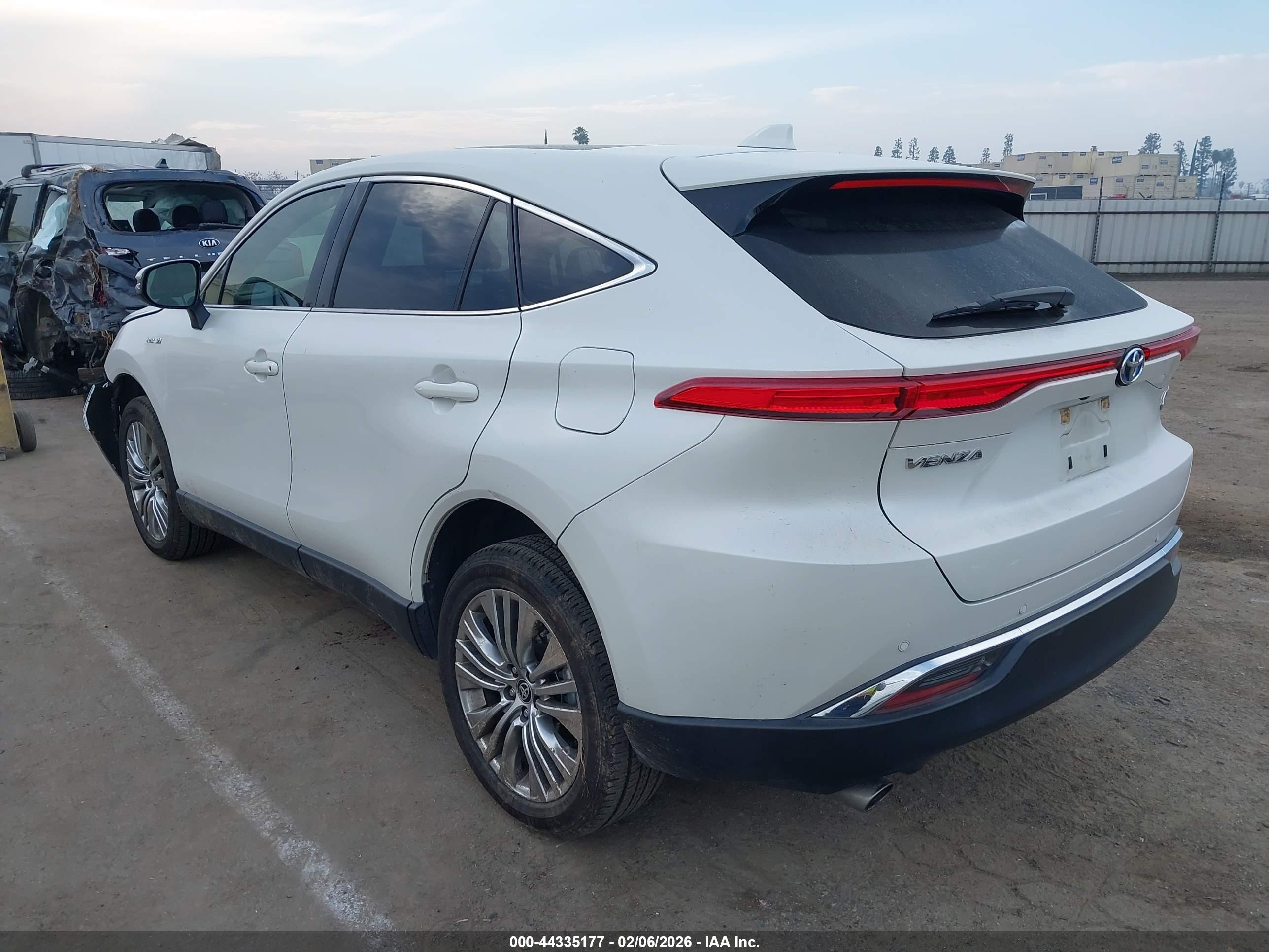 TOYOTA VENZA image 3