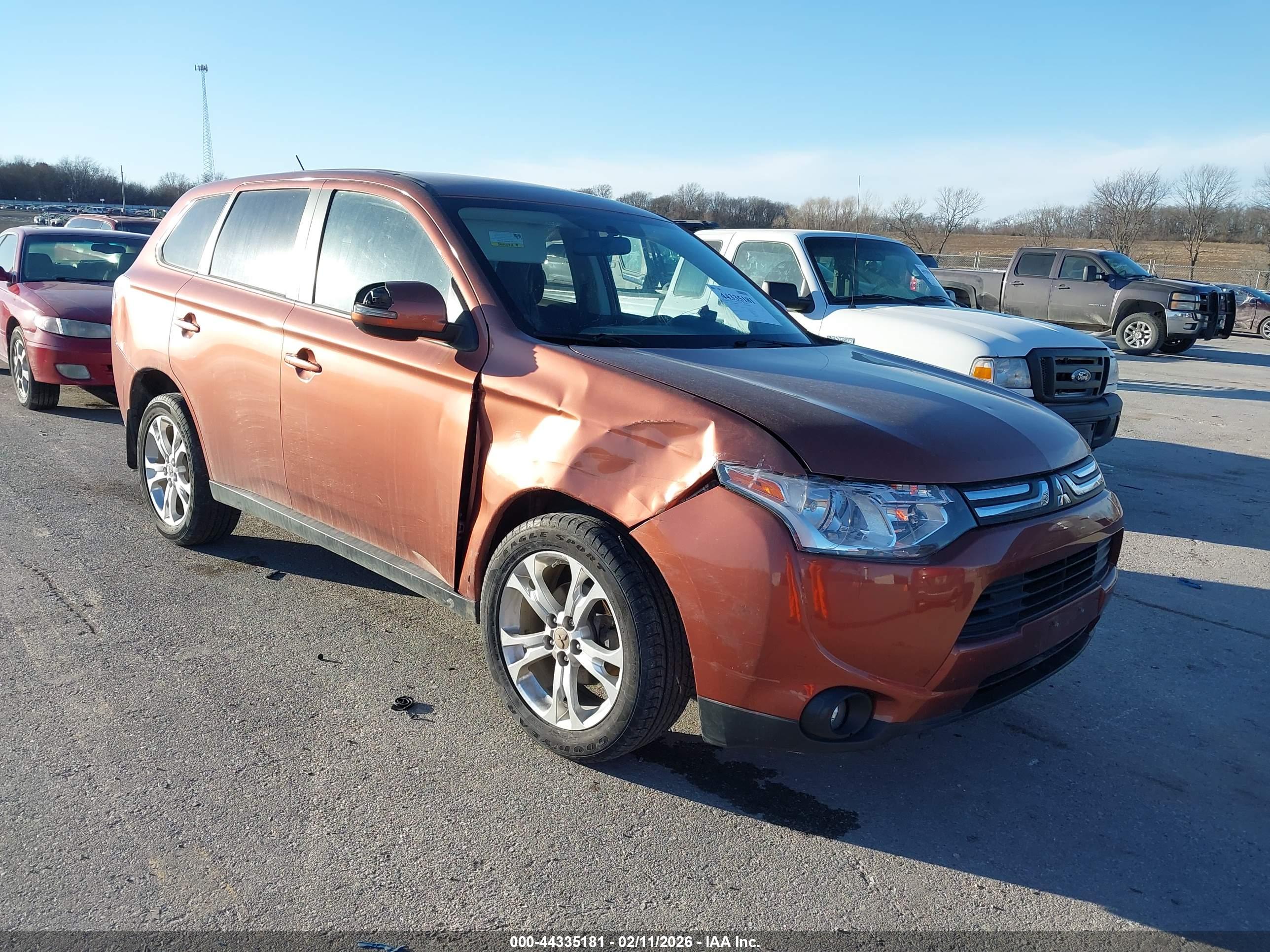 MITSUBISHI OUTLANDER image 6