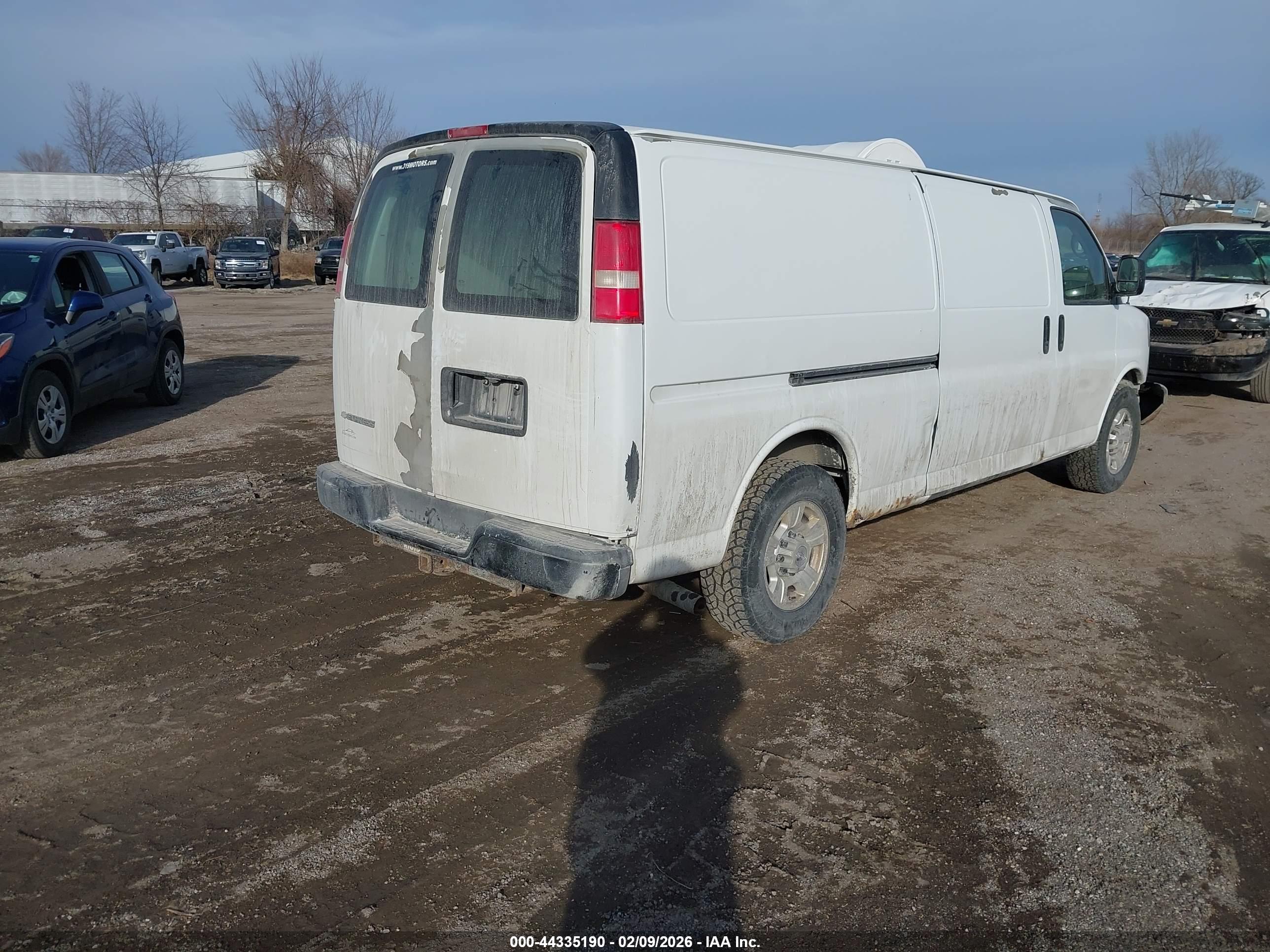 CHEVROLET EXPRESS image 4