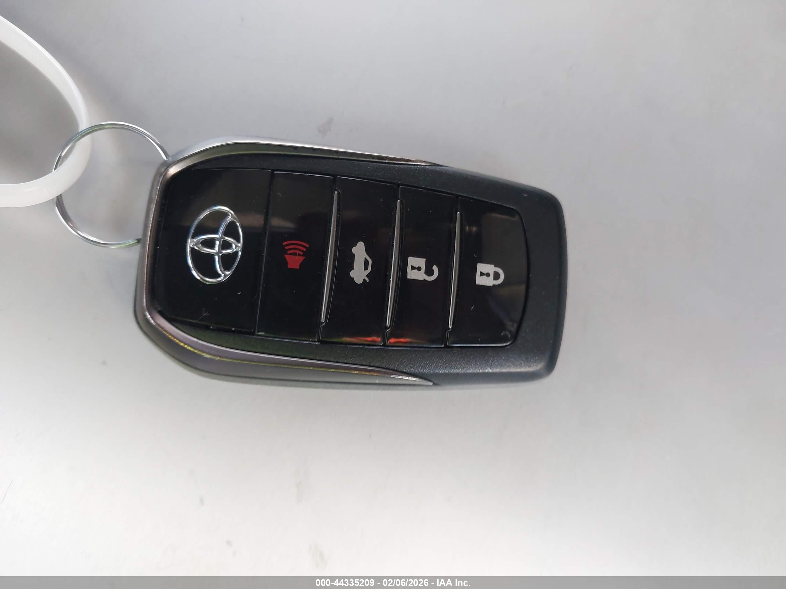 TOYOTA MIRAI image 11