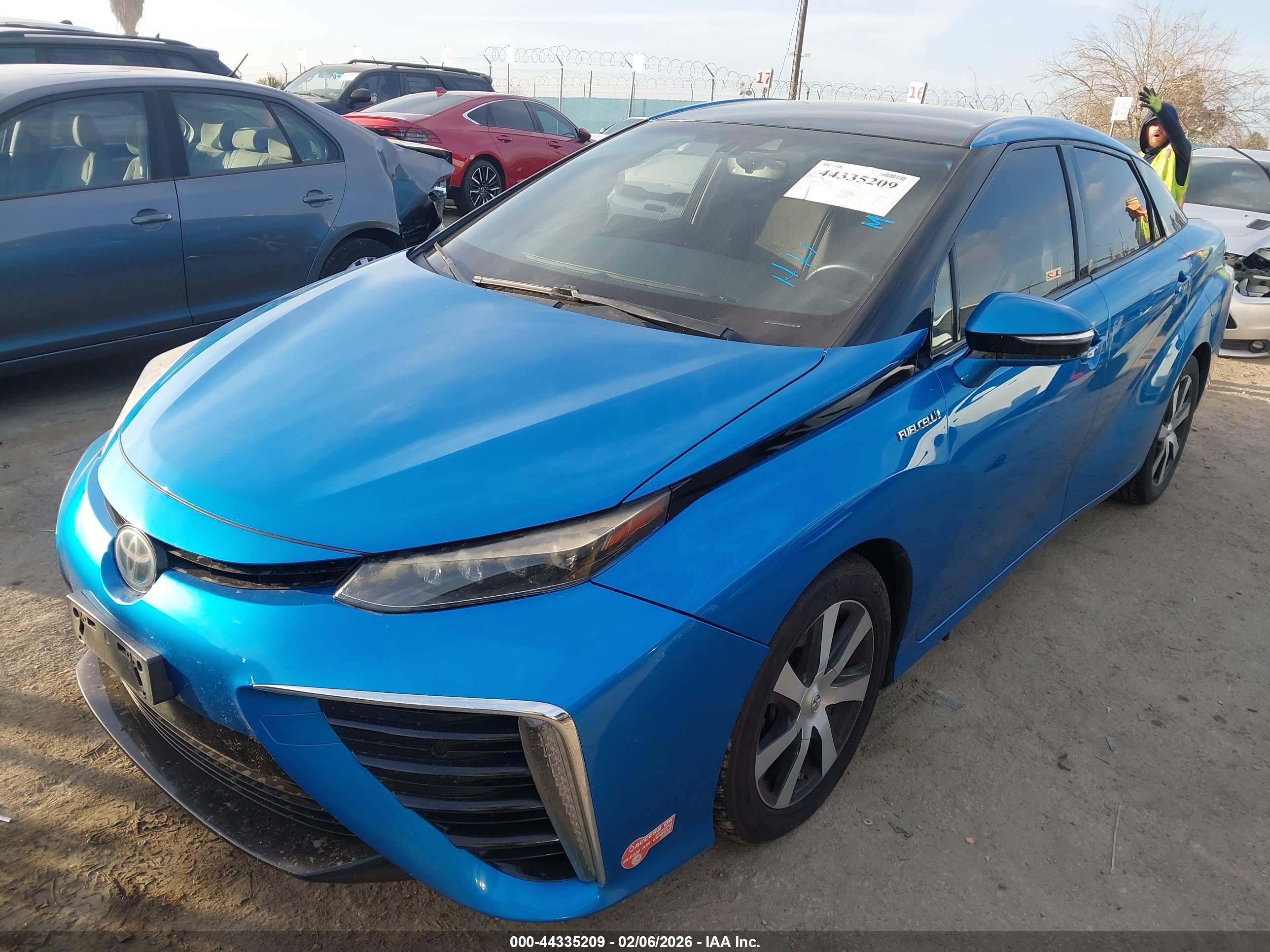 TOYOTA MIRAI image 2