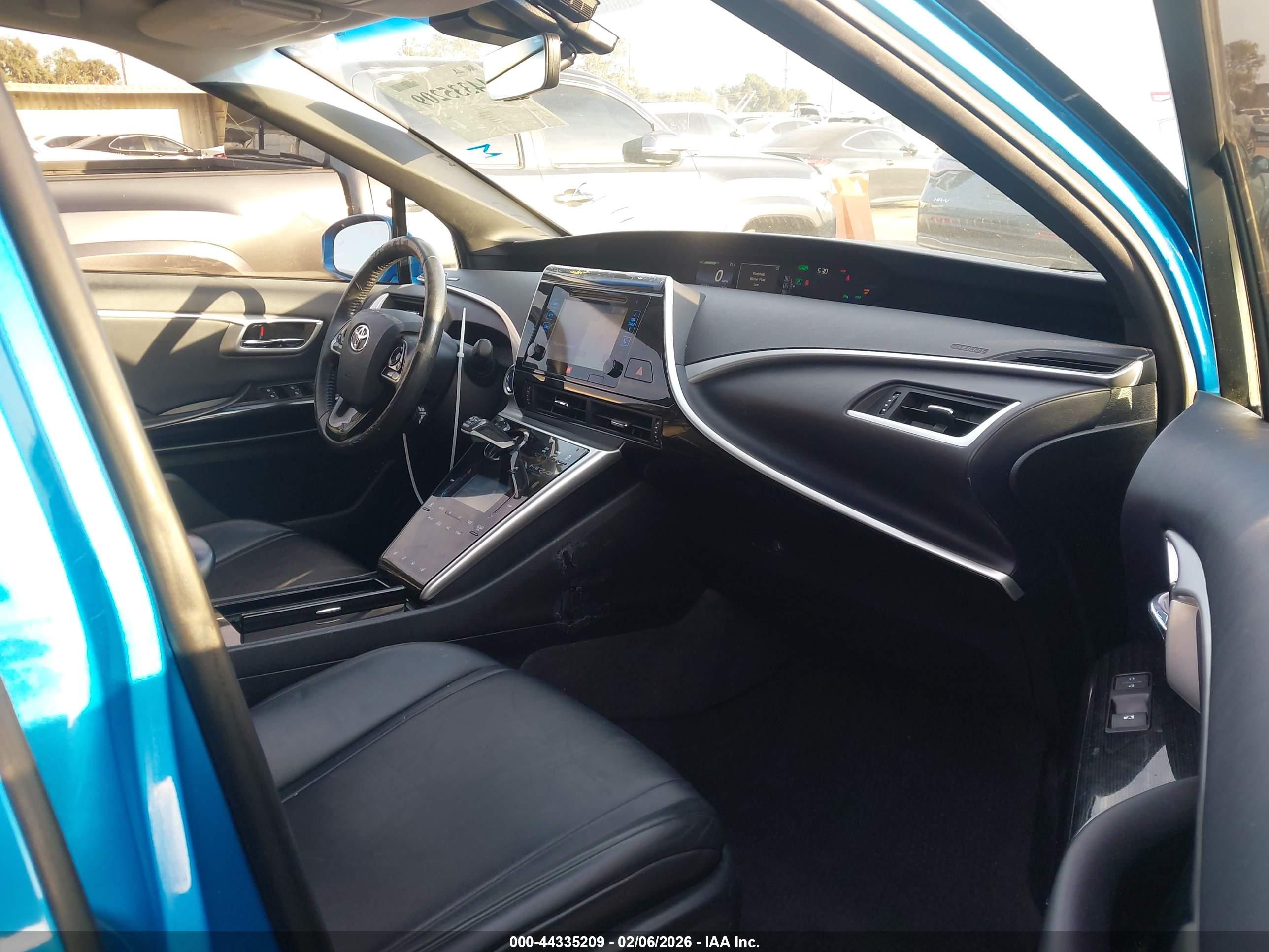 TOYOTA MIRAI image 5