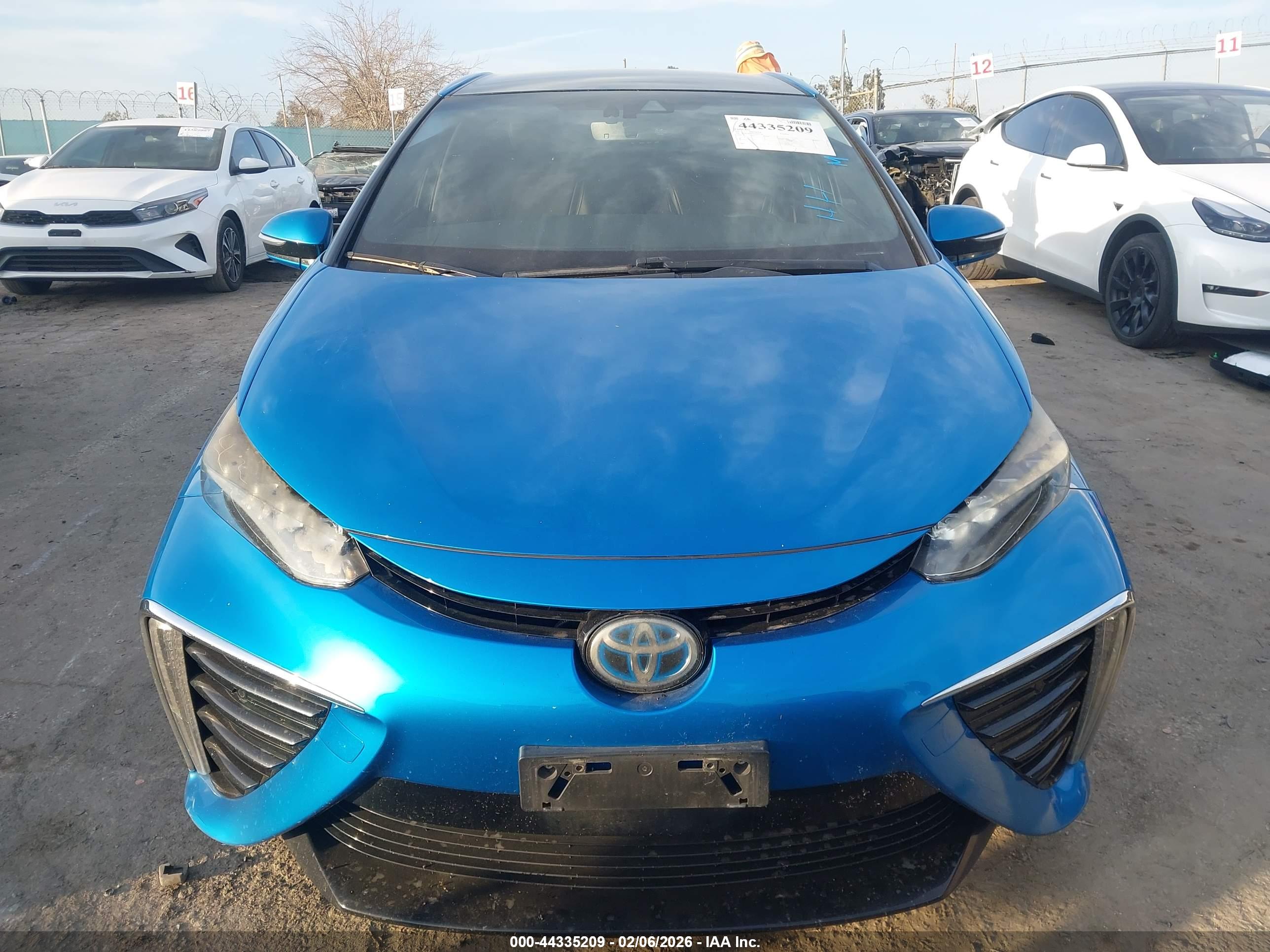 TOYOTA MIRAI image 6