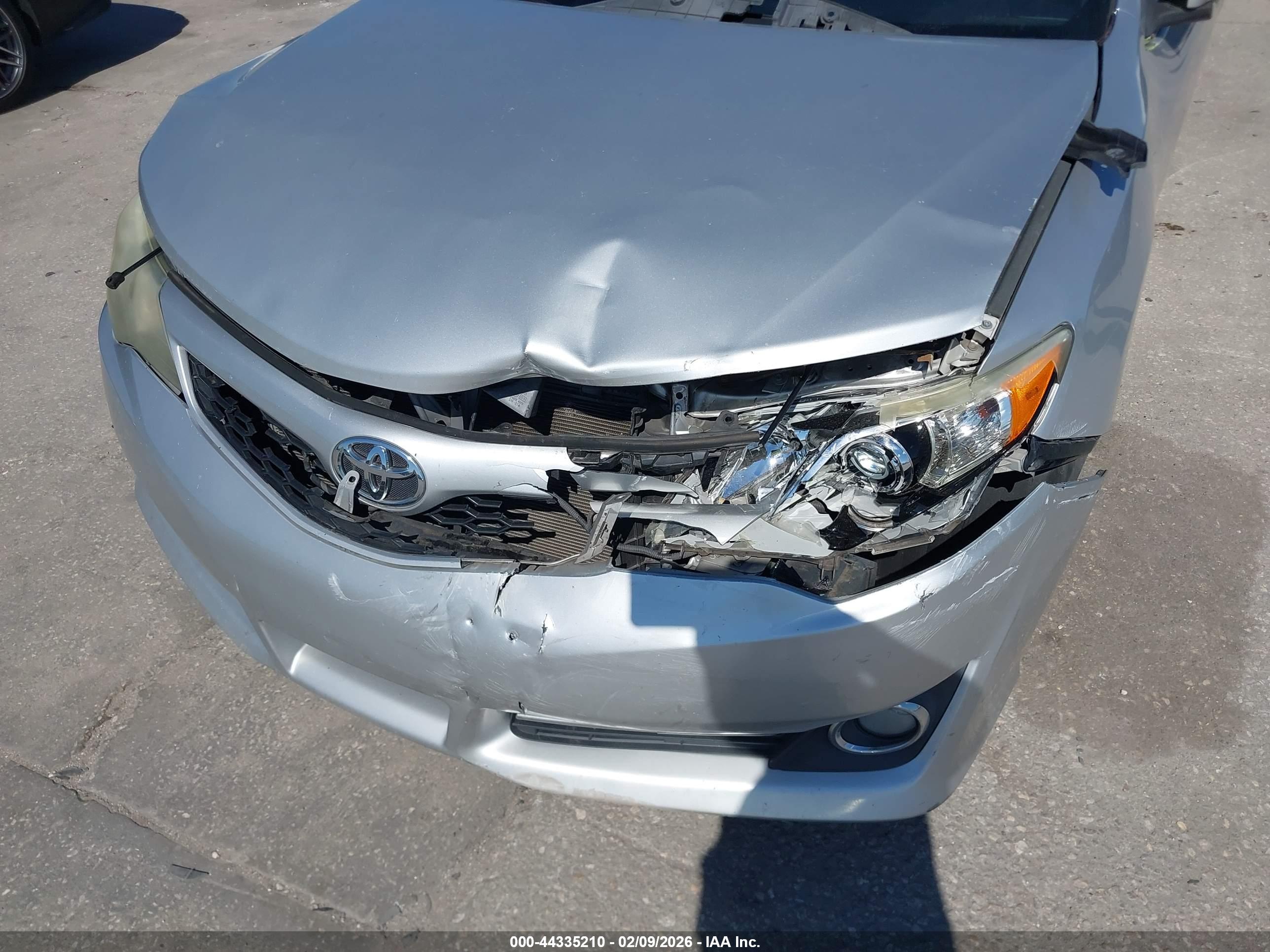 TOYOTA CAMRY image 6