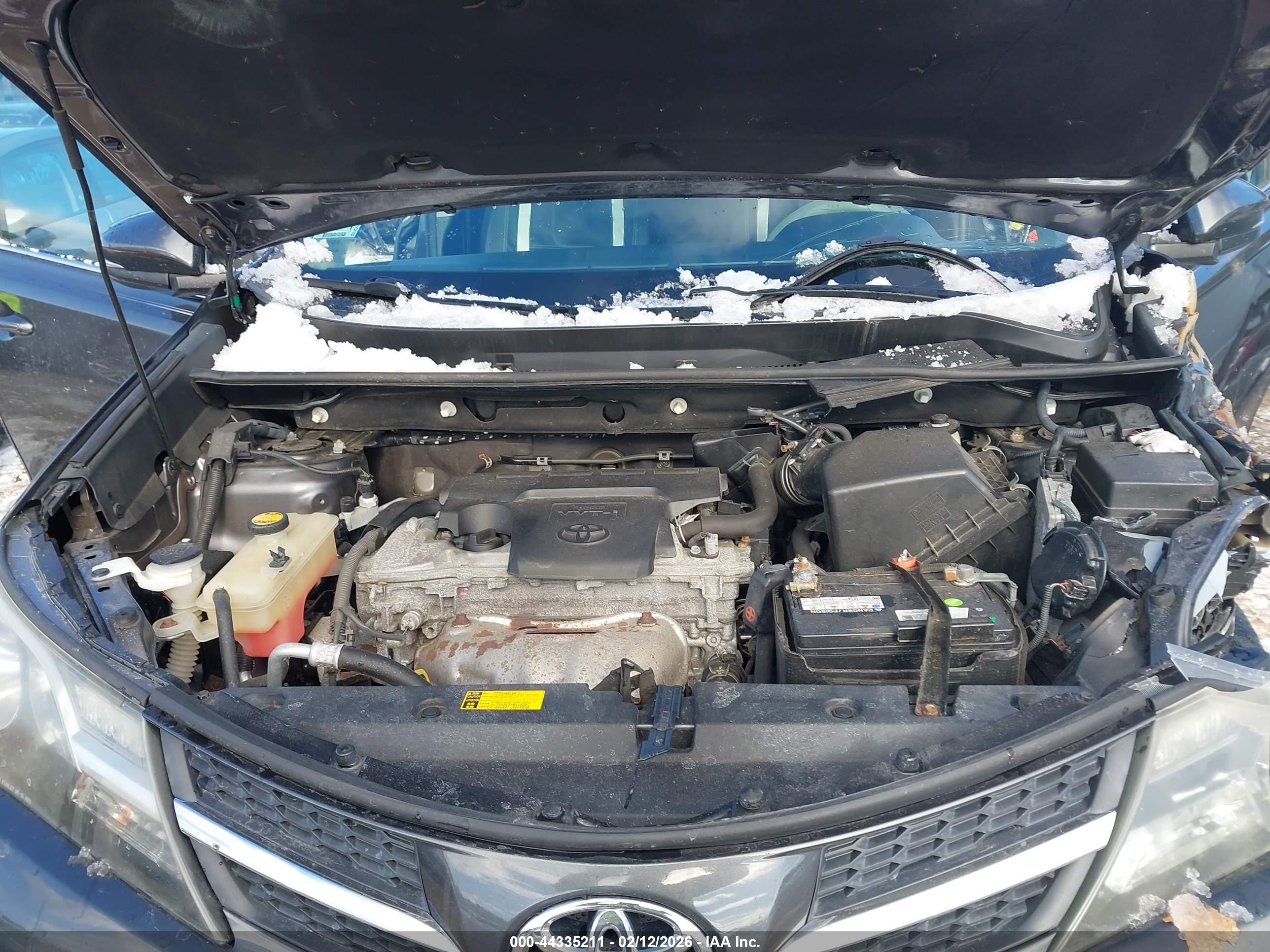 TOYOTA RAV4 image 10