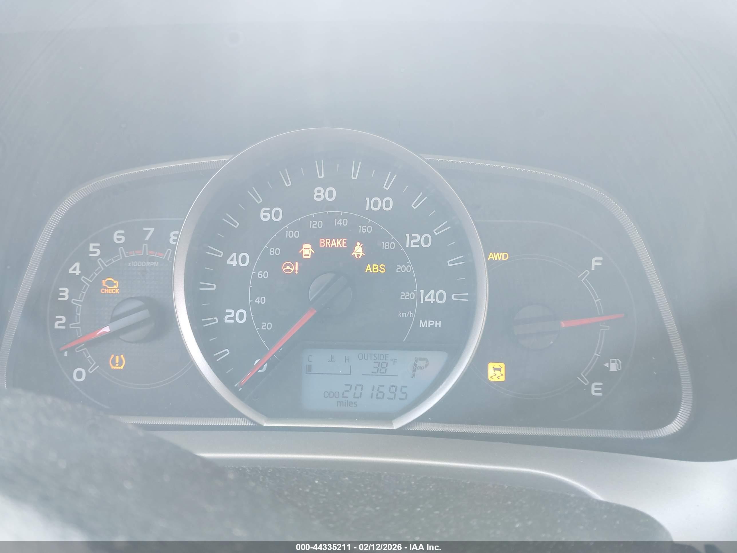 TOYOTA RAV4 image 7