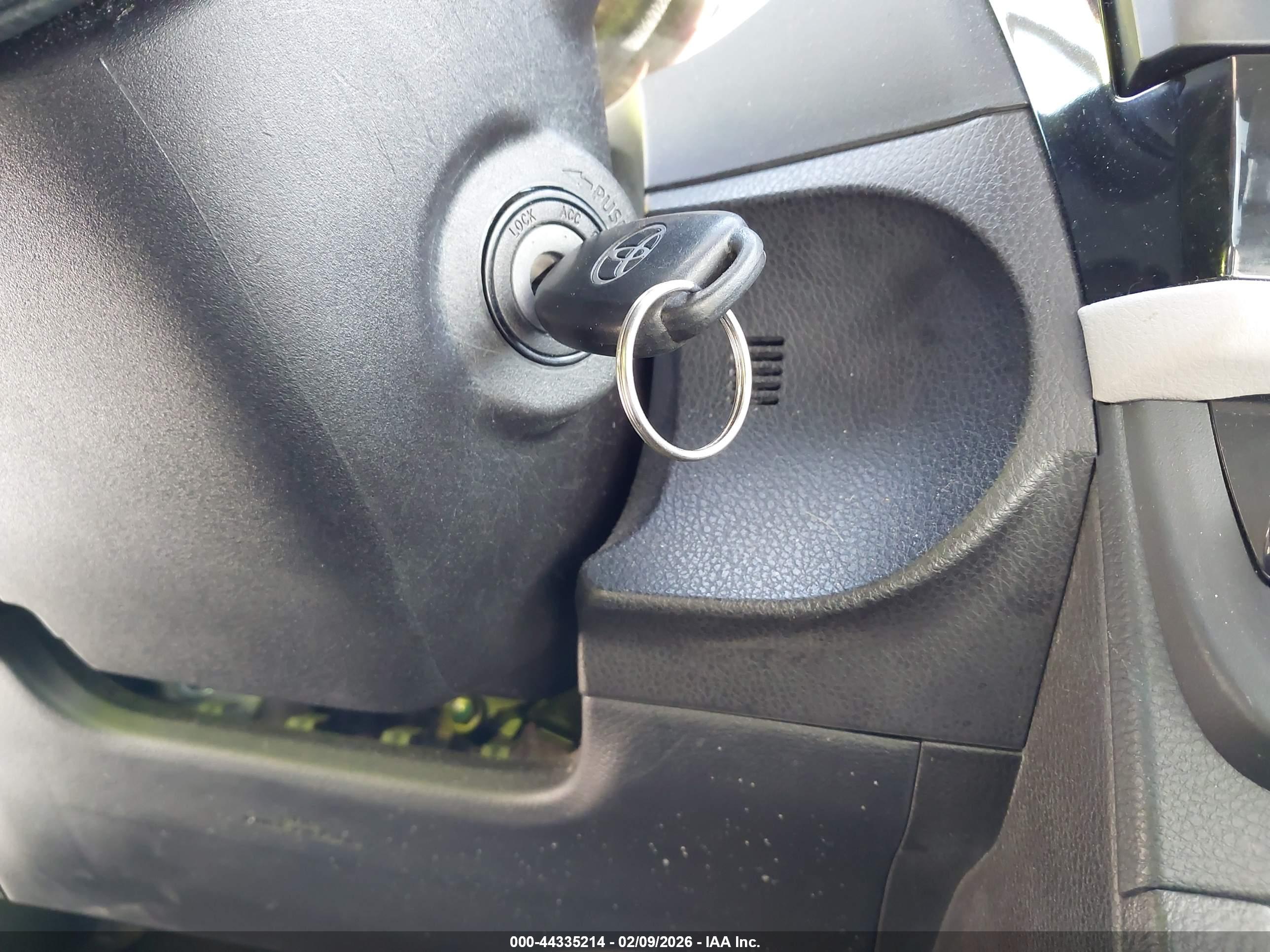 TOYOTA COROLLA image 11