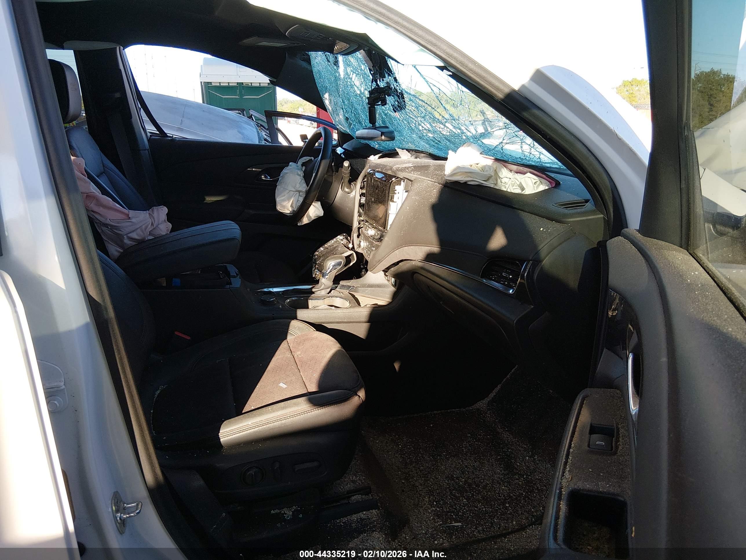 CHEVROLET TRAVERSE image 5