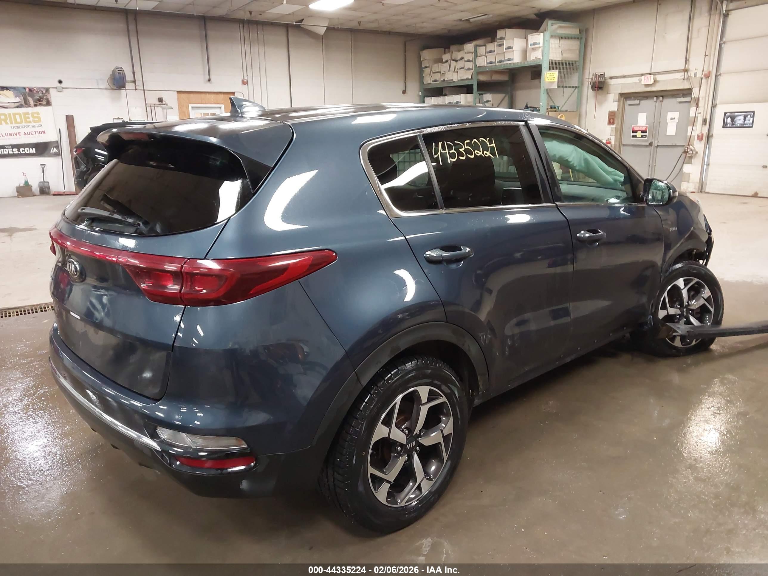 KIA SPORTAGE image 4