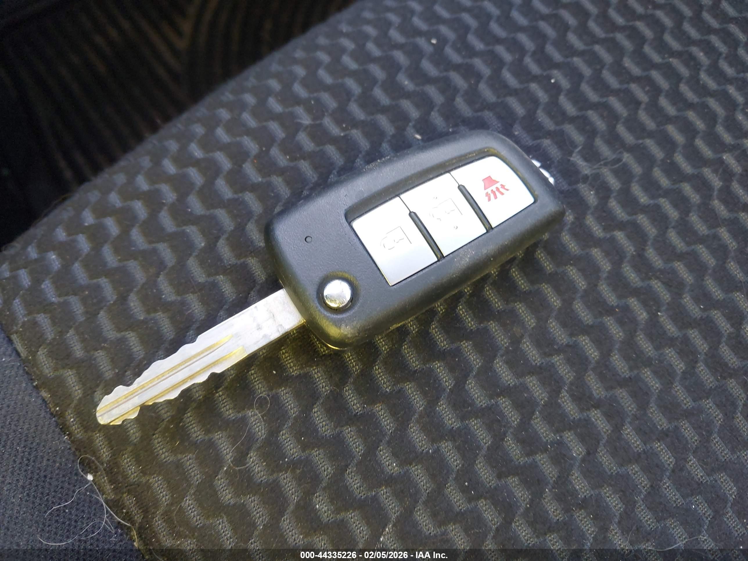 NISSAN ROGUE image 11