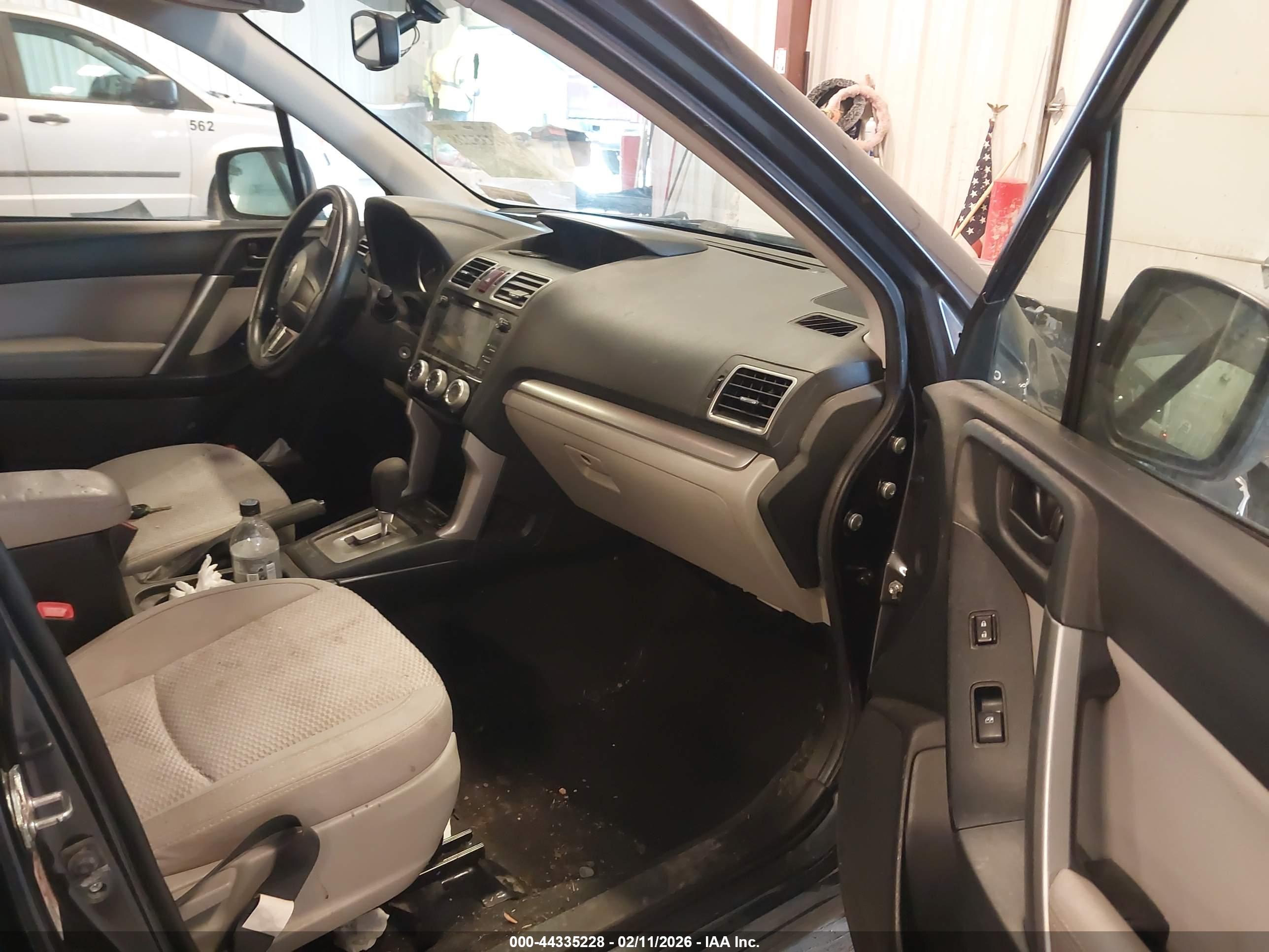 SUBARU FORESTER image 5