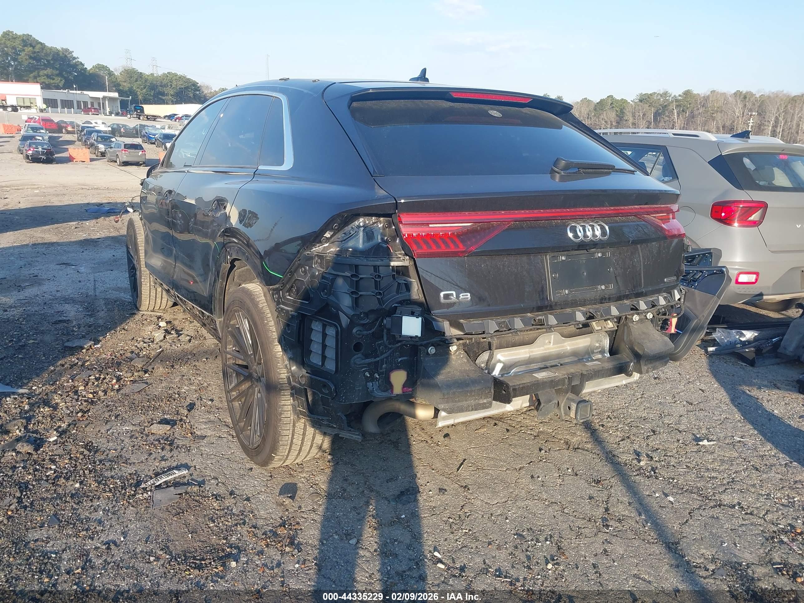 AUDI Q8 image 3