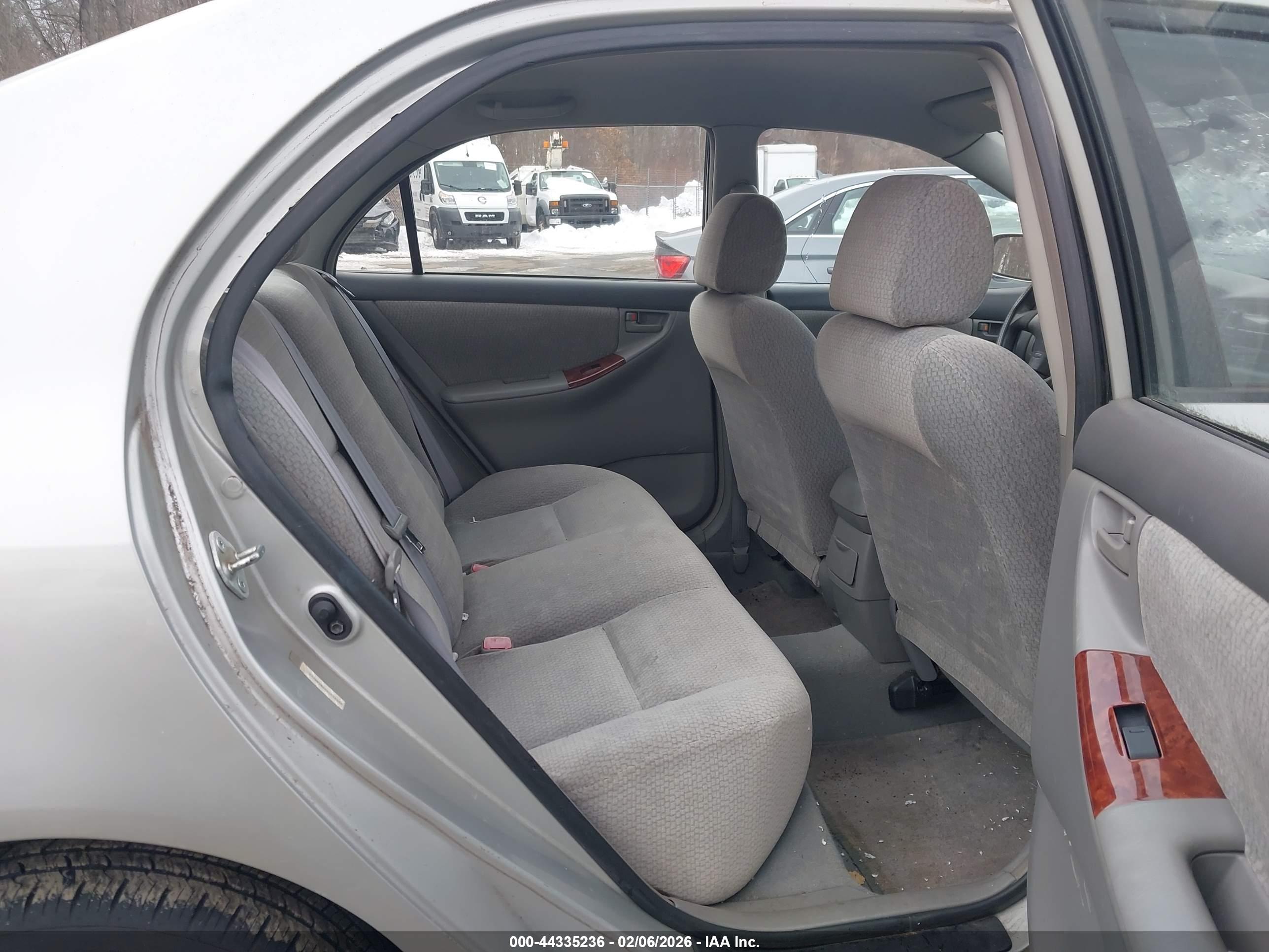 TOYOTA COROLLA image 8