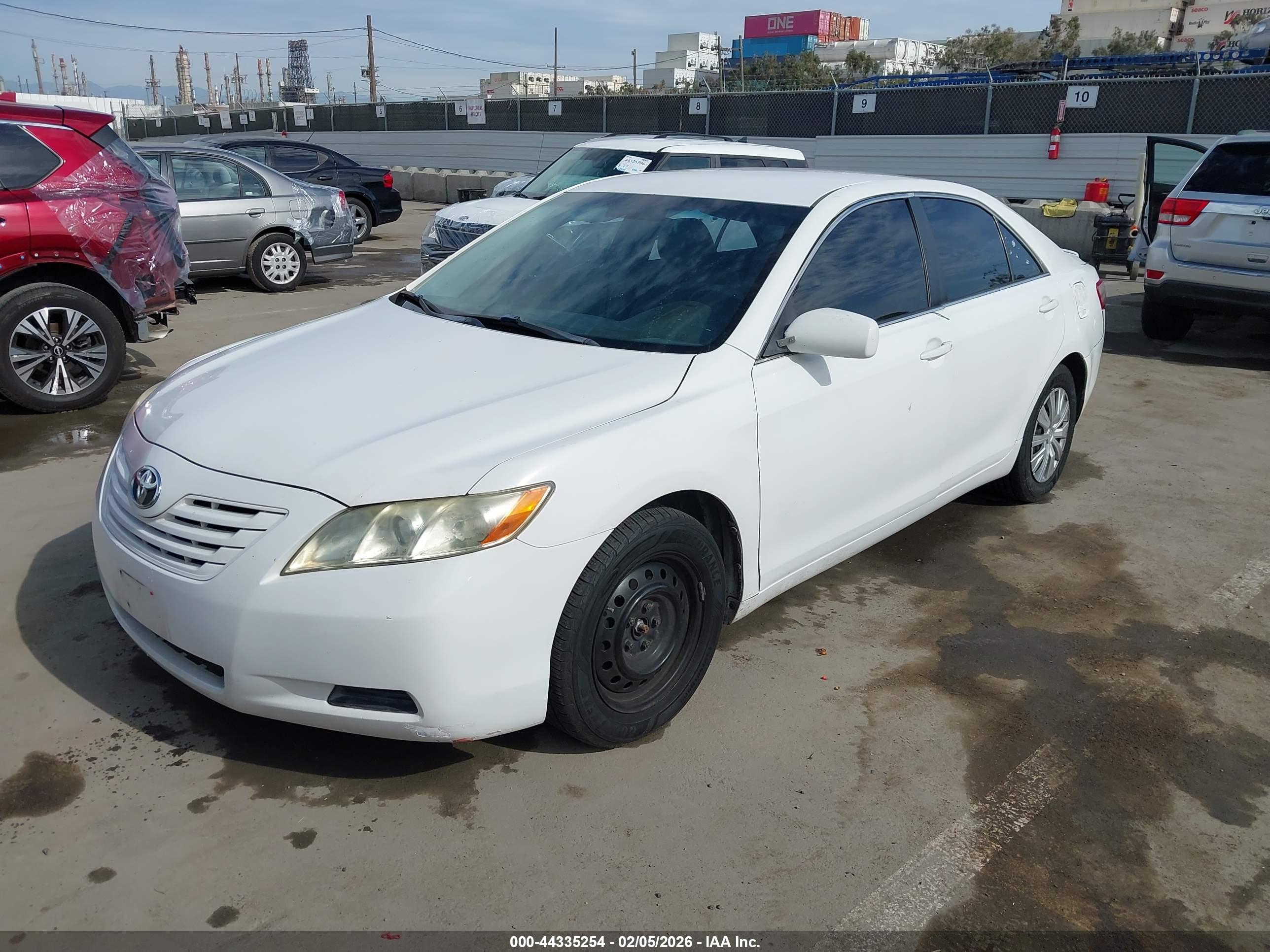 TOYOTA CAMRY image 2