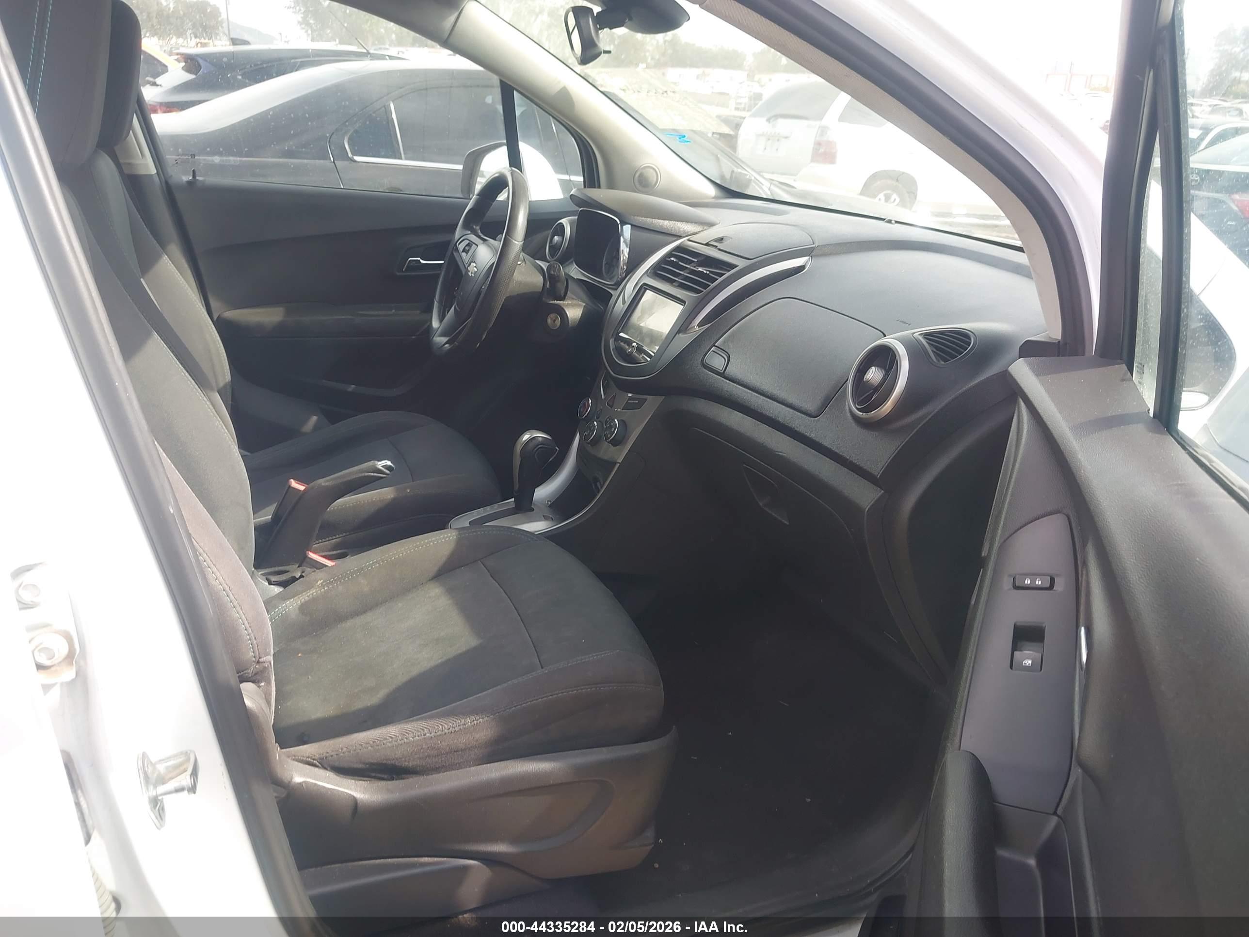 CHEVROLET TRAX image 5