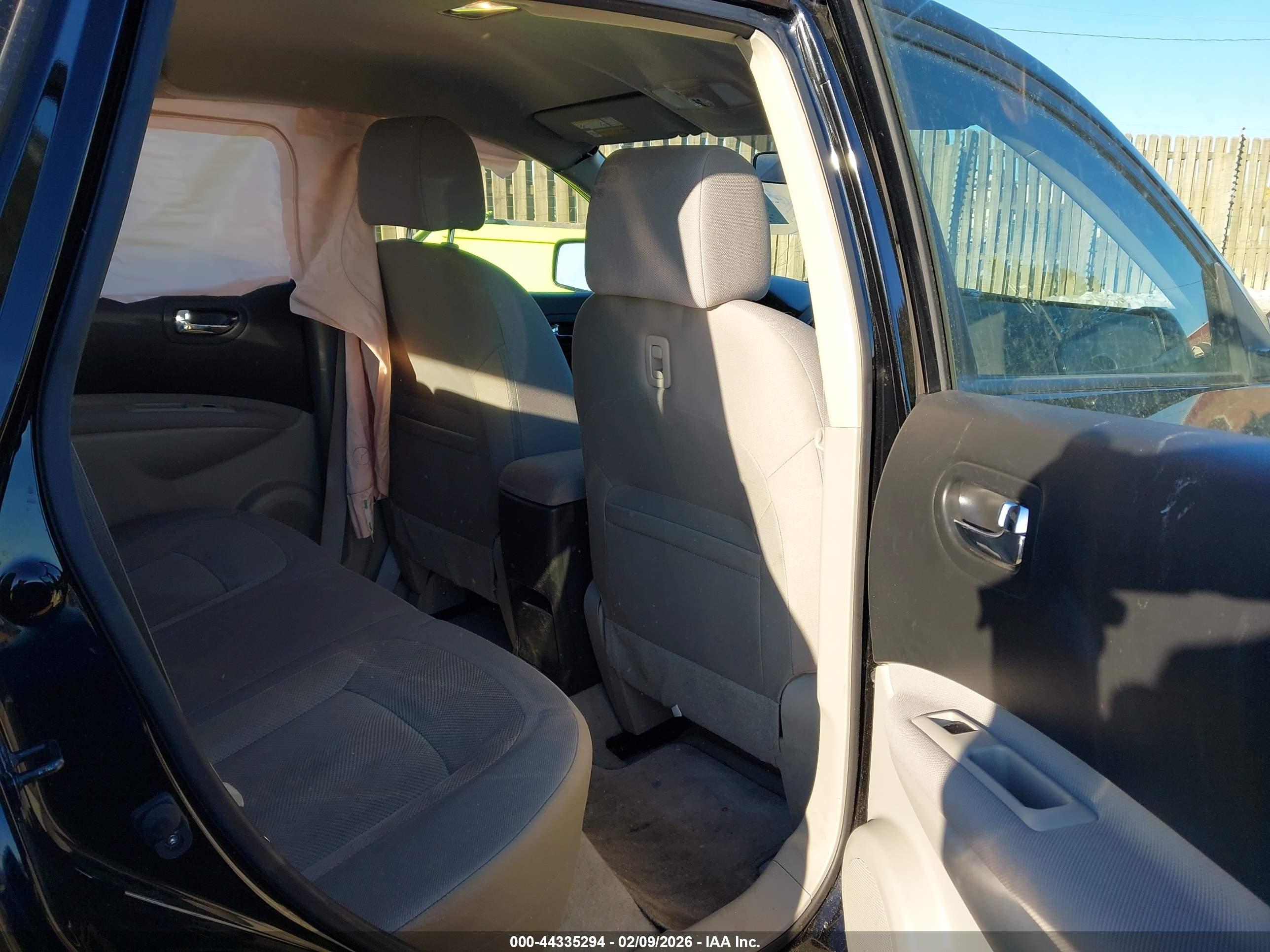 NISSAN ROGUE image 8