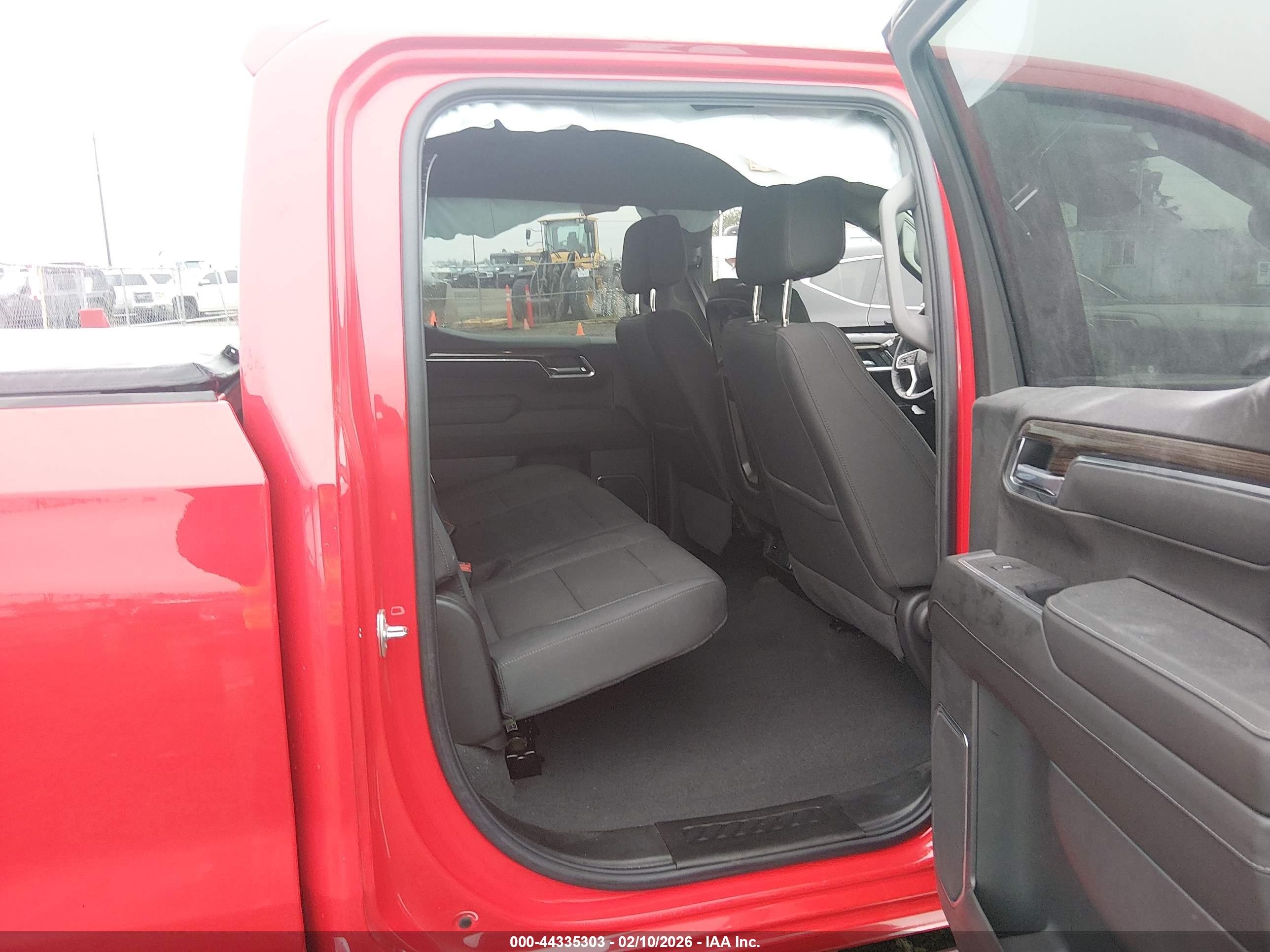 CHEVROLET SILVERADO image 8