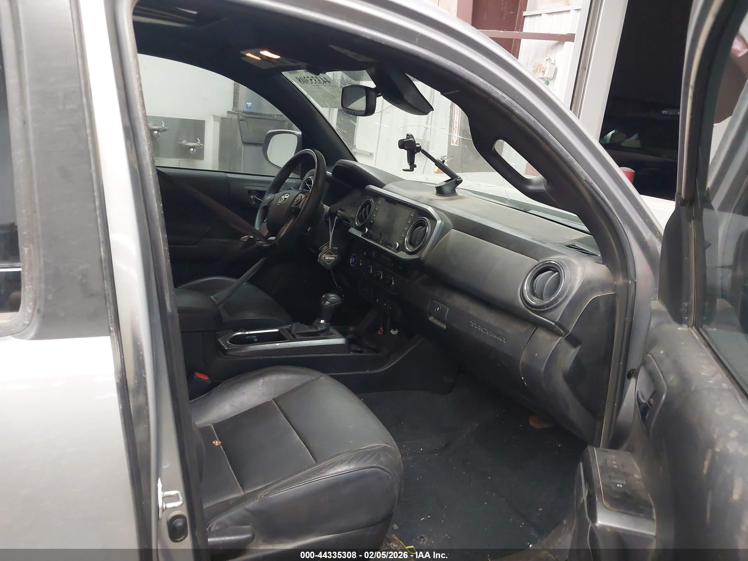 TOYOTA TACOMA image 5