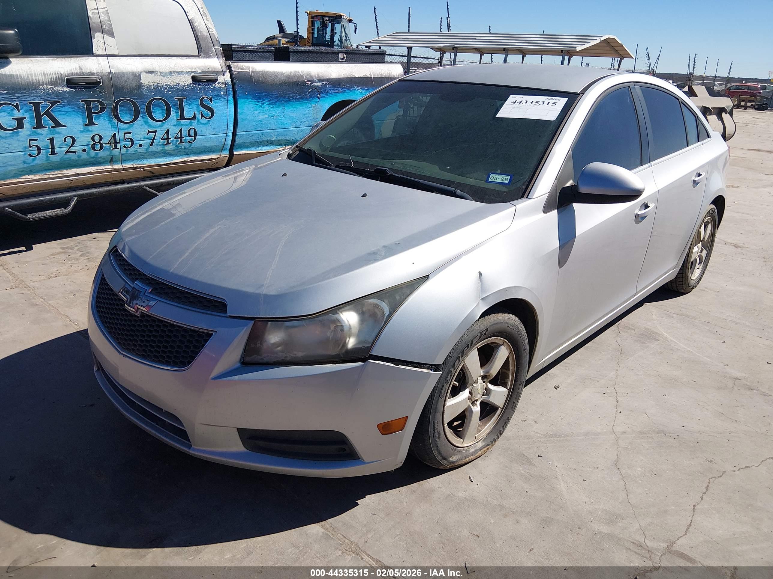 CHEVROLET CRUZE image 2