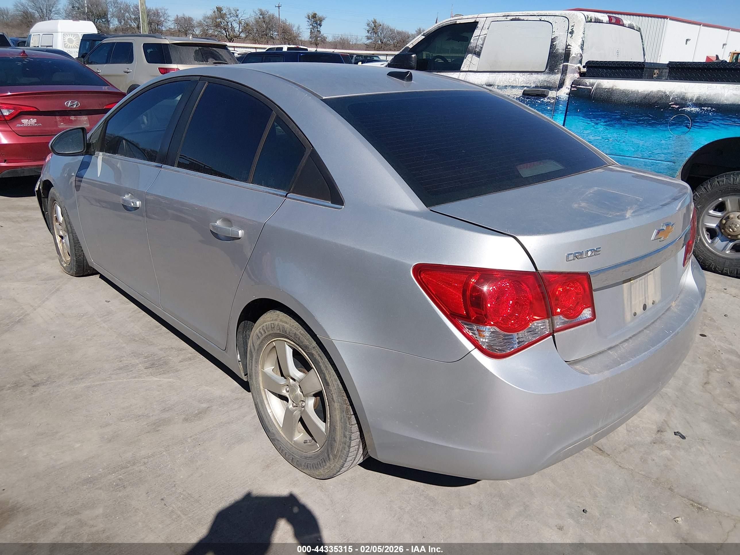 CHEVROLET CRUZE image 3