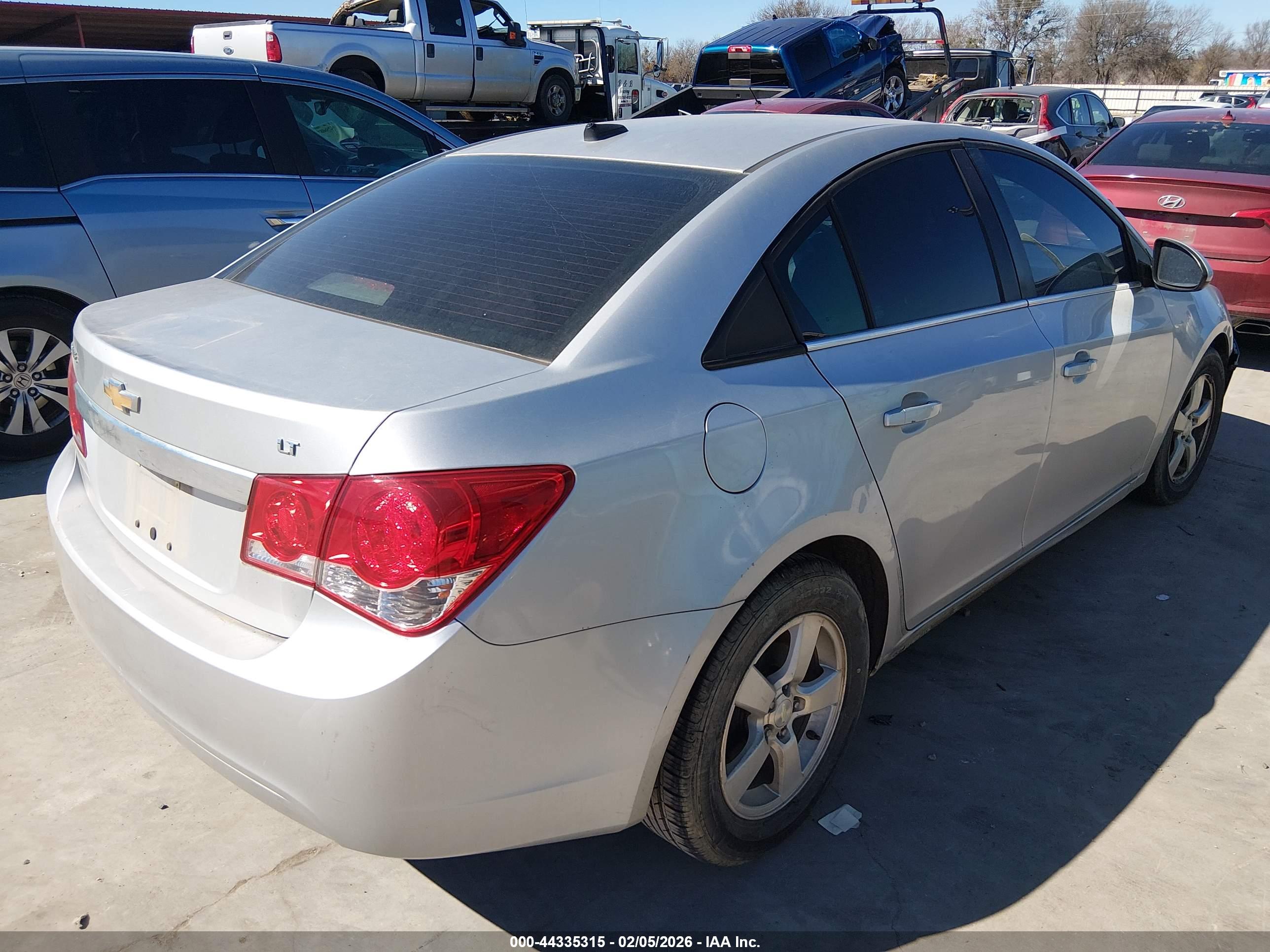 CHEVROLET CRUZE image 4