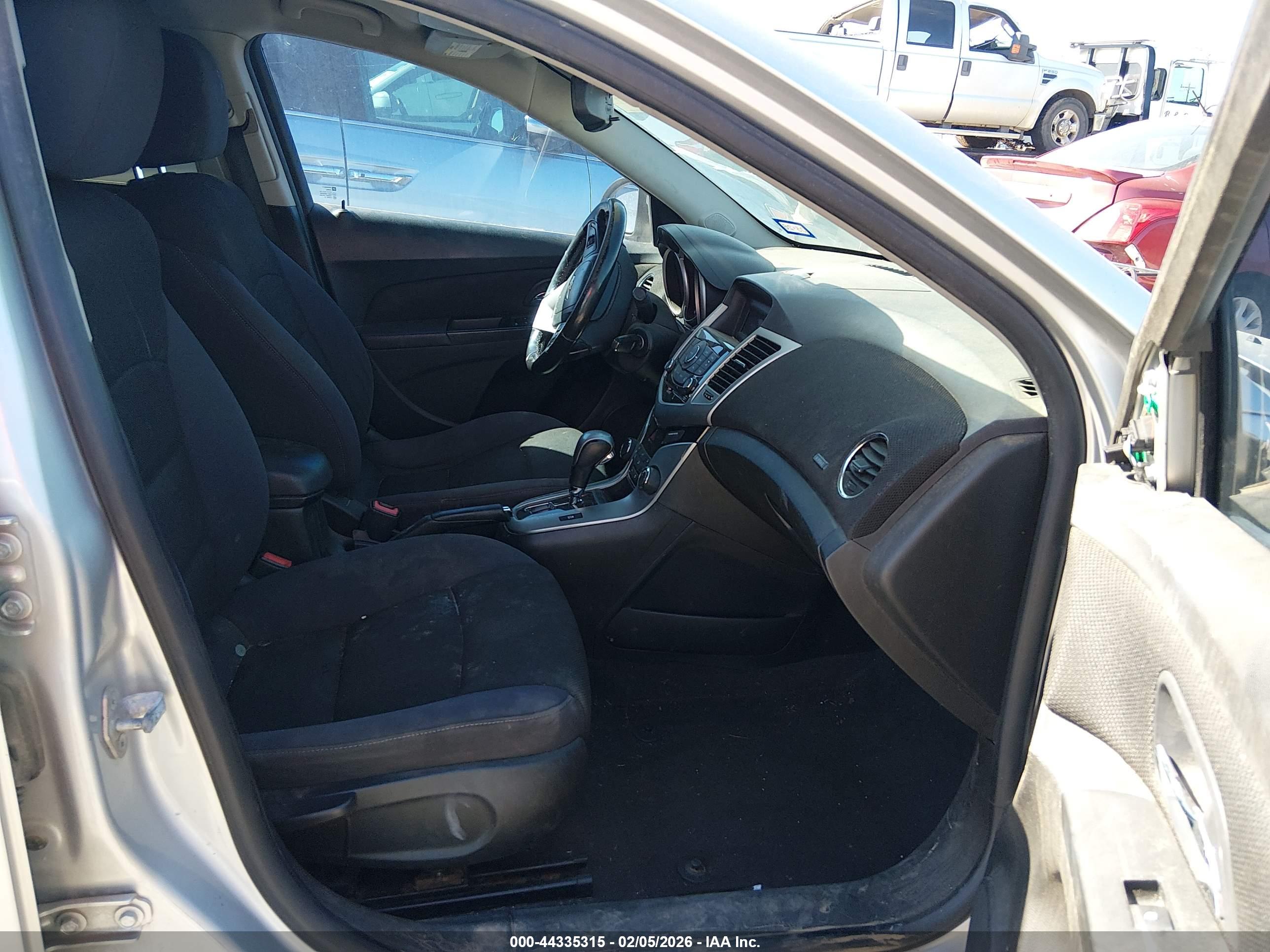 CHEVROLET CRUZE image 5