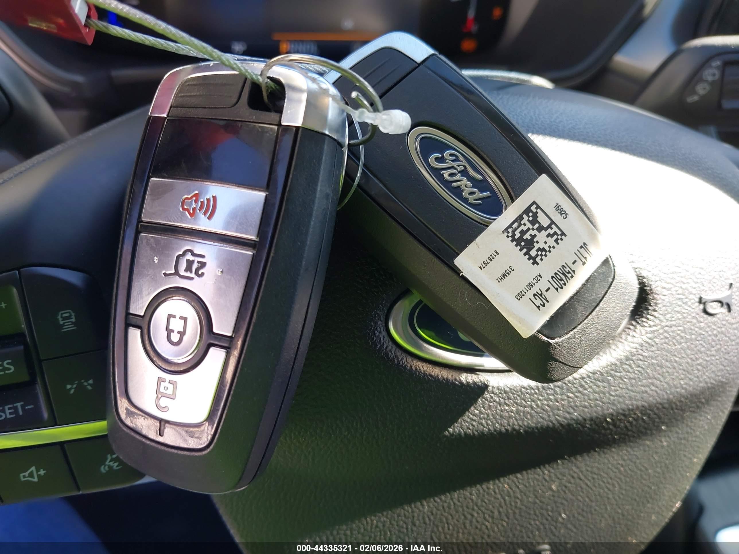 FORD ESCAPE image 11
