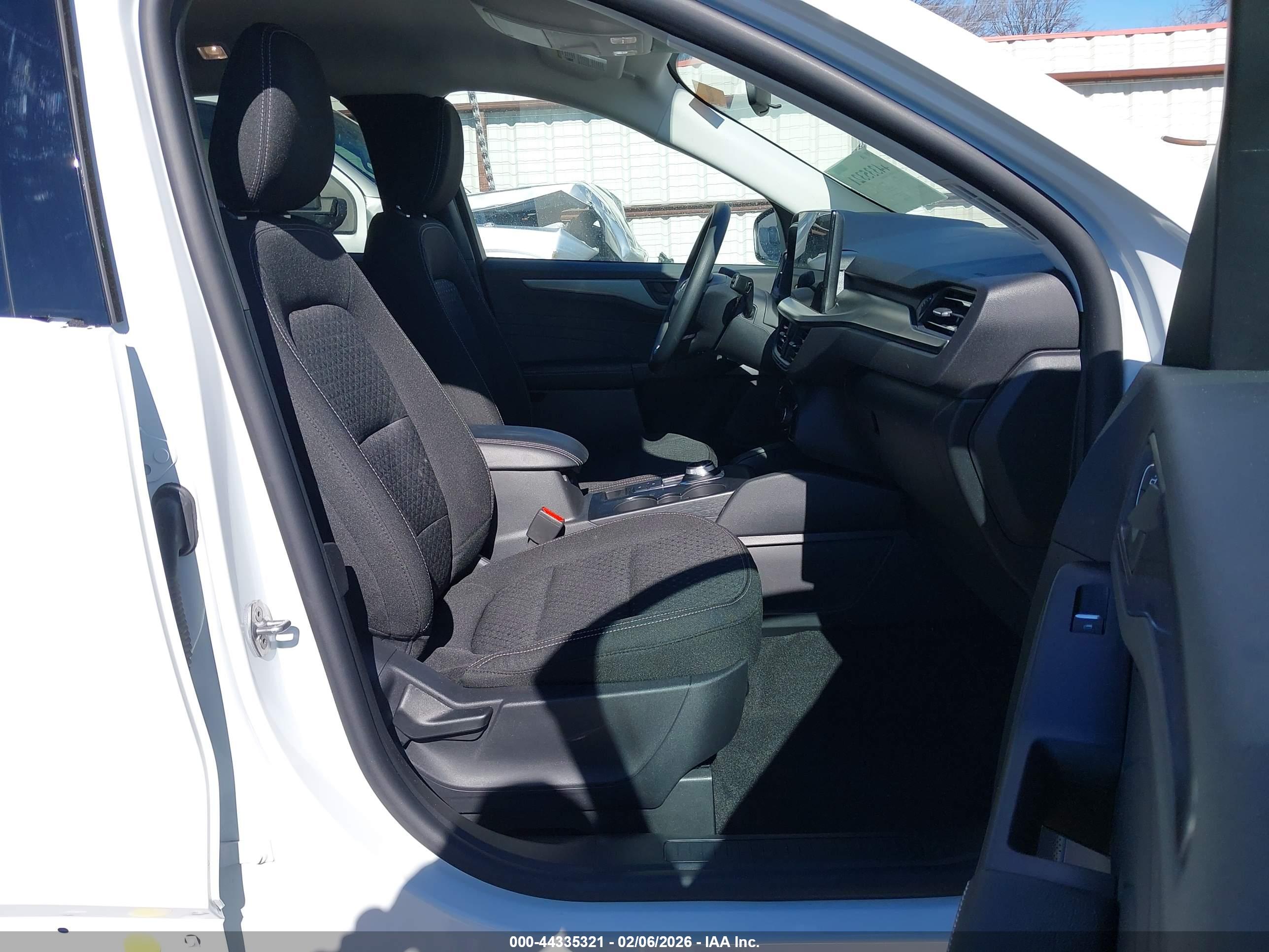 FORD ESCAPE image 5