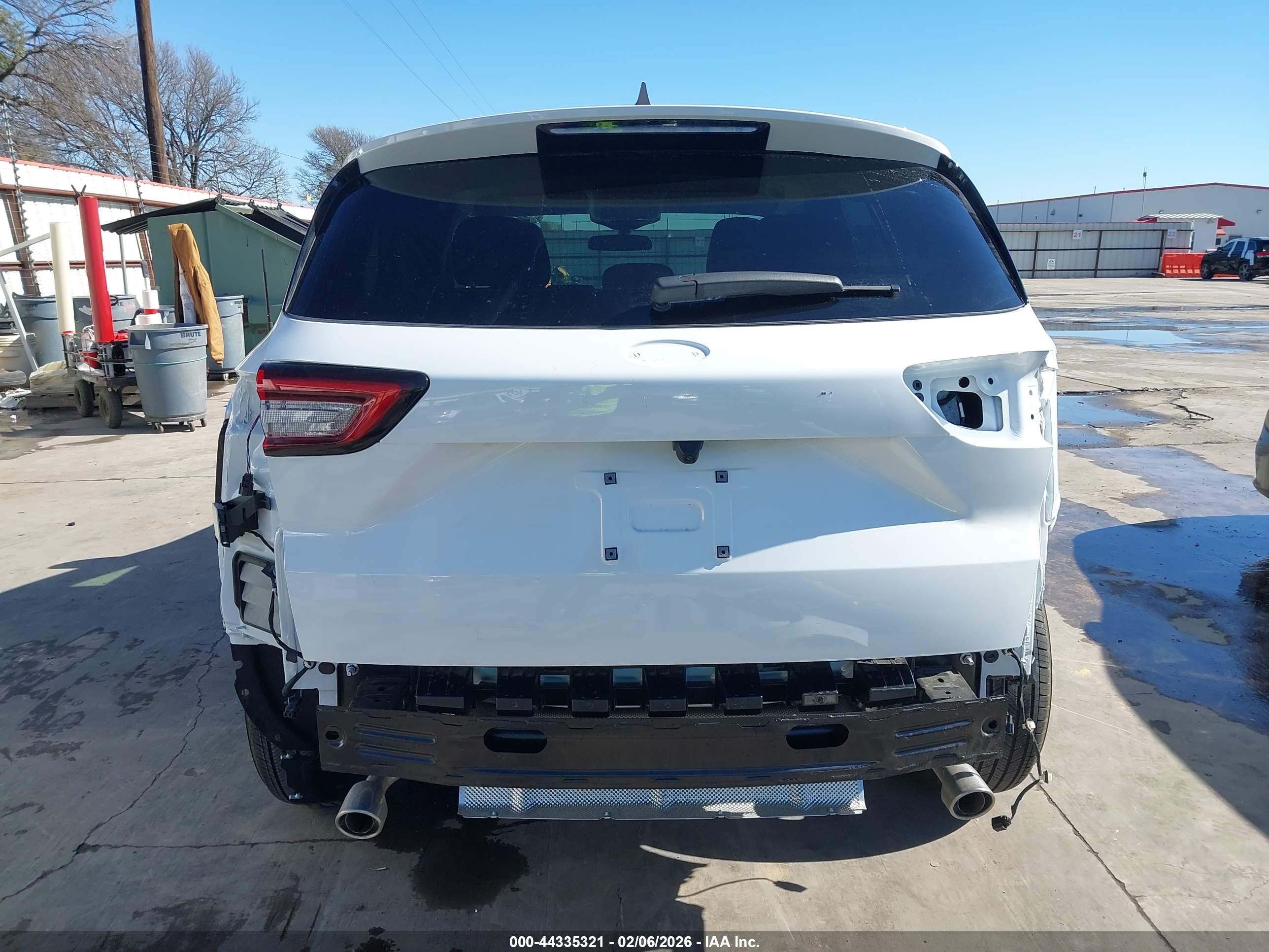 FORD ESCAPE image 6