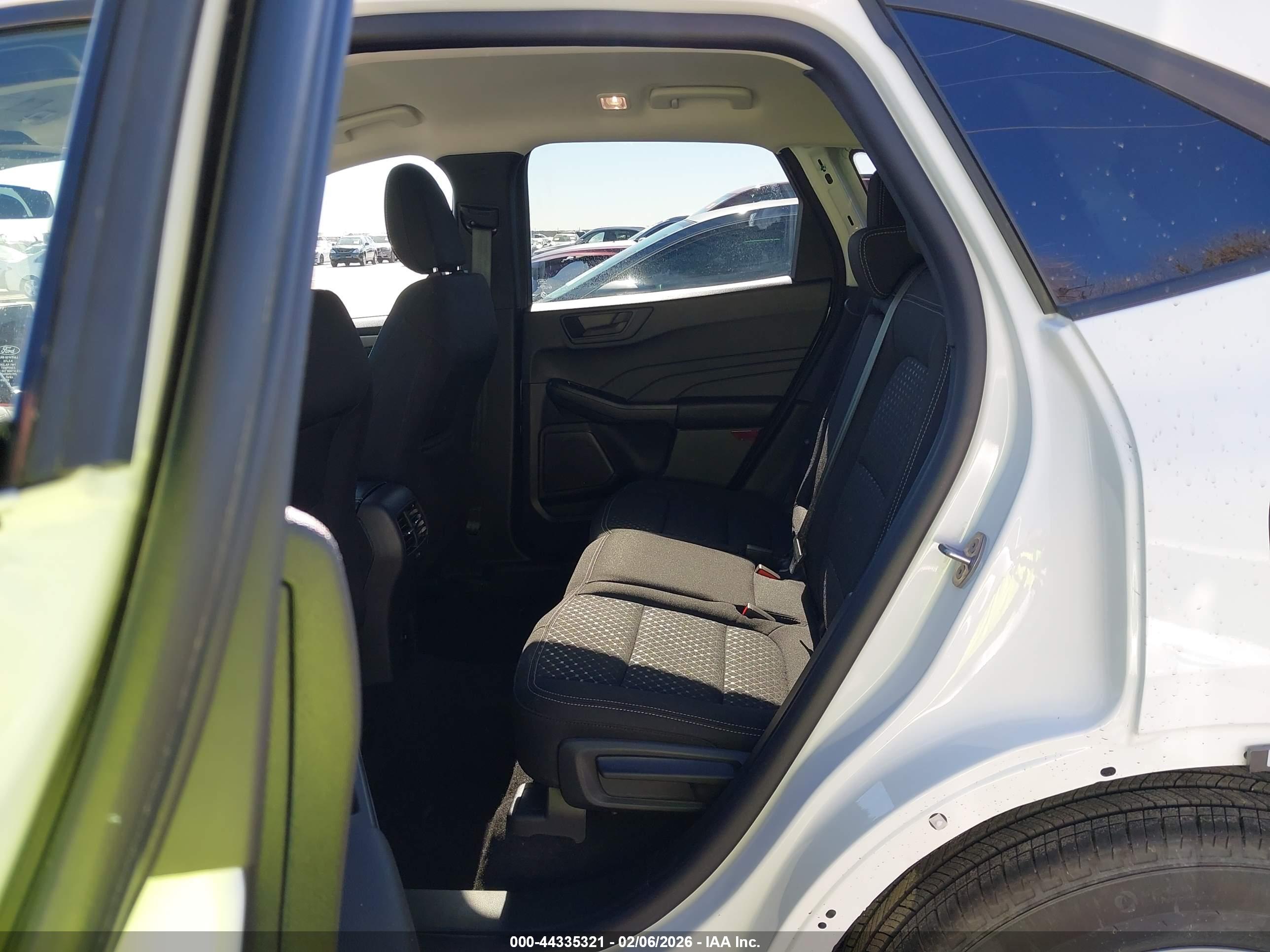 FORD ESCAPE image 8