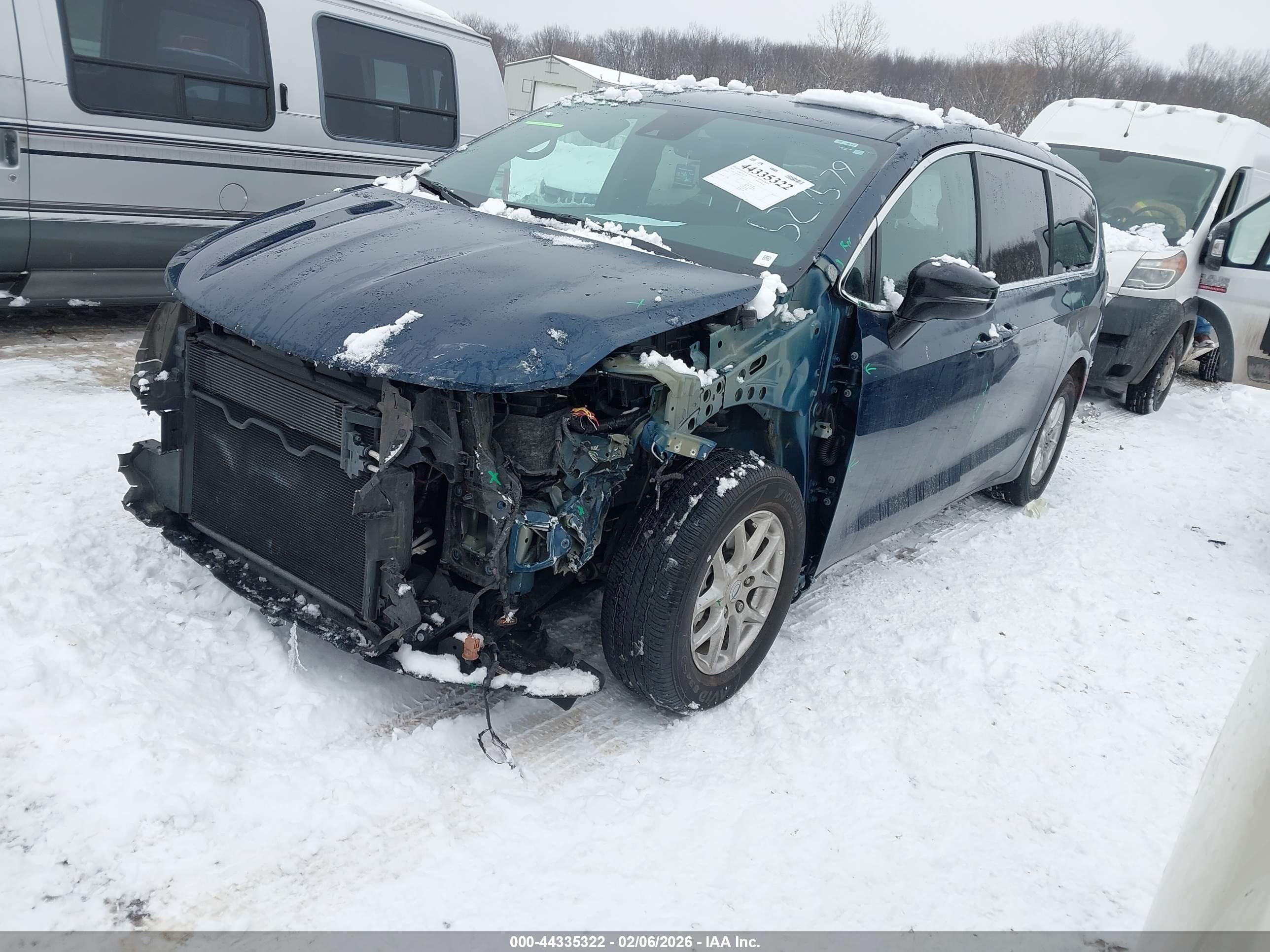 CHRYSLER PACIFICA image 2