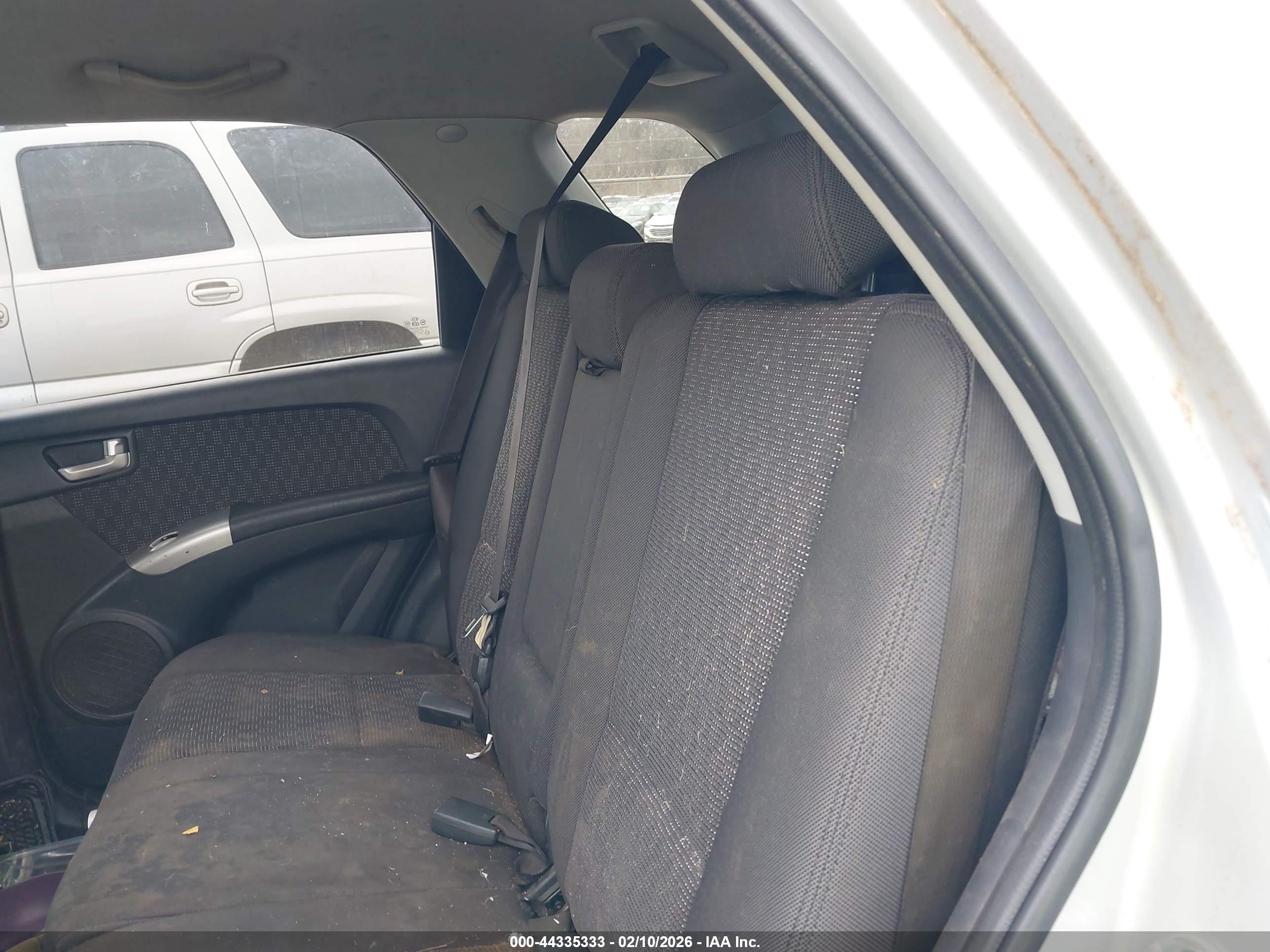 KIA SPORTAGE image 8