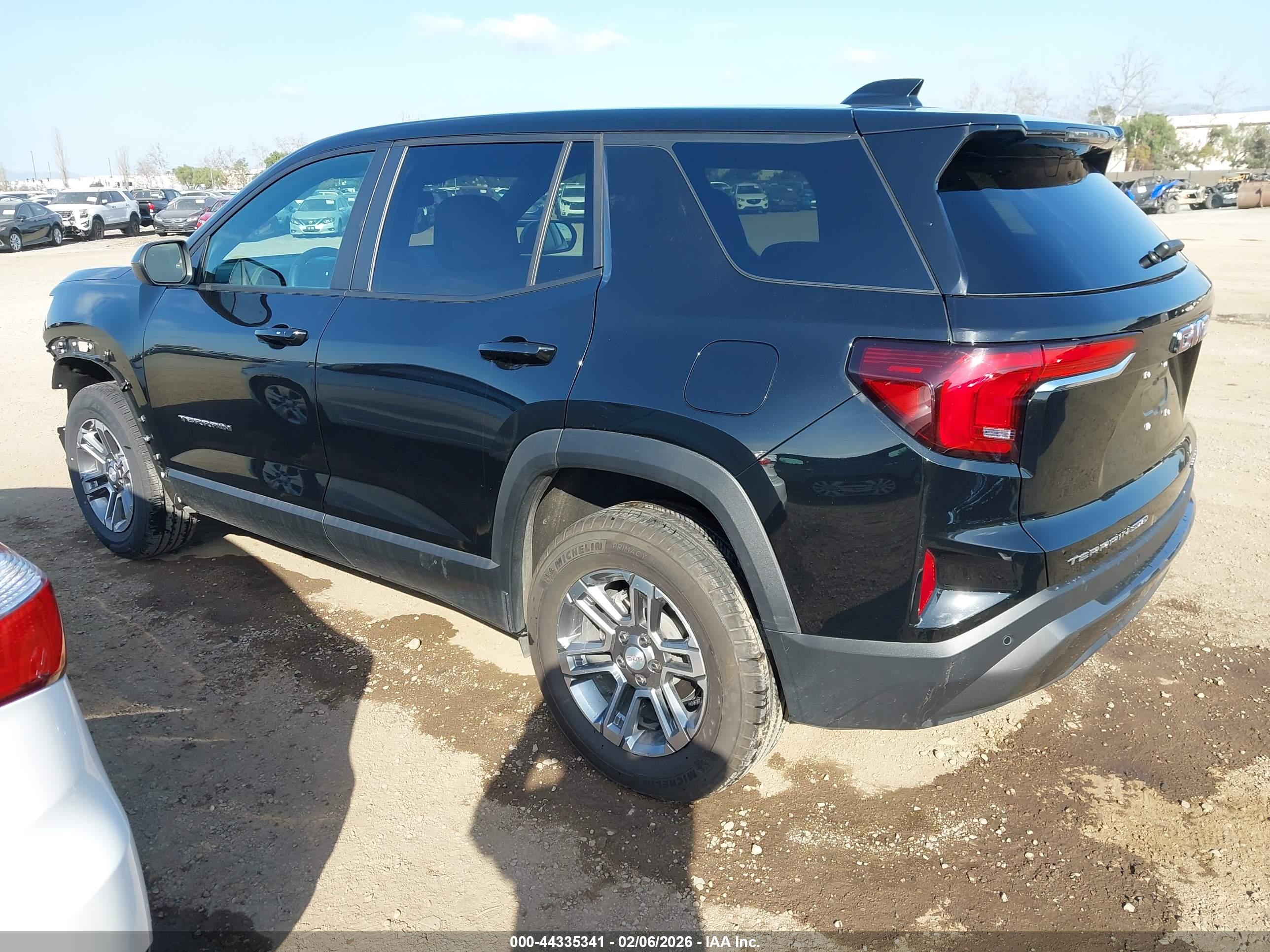 GMC TERRAIN image 3