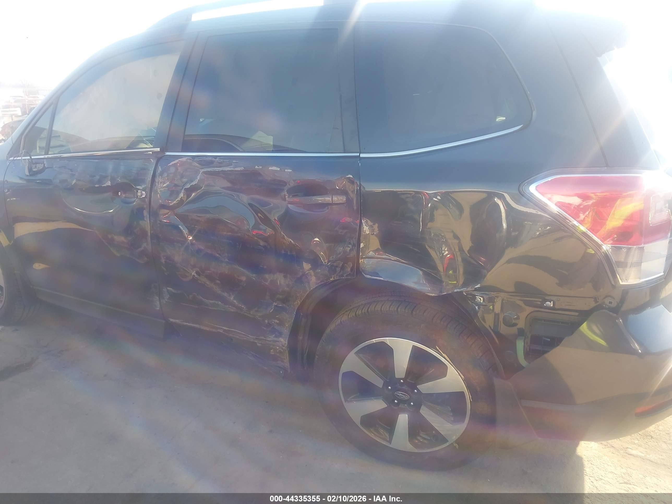 SUBARU FORESTER image 6