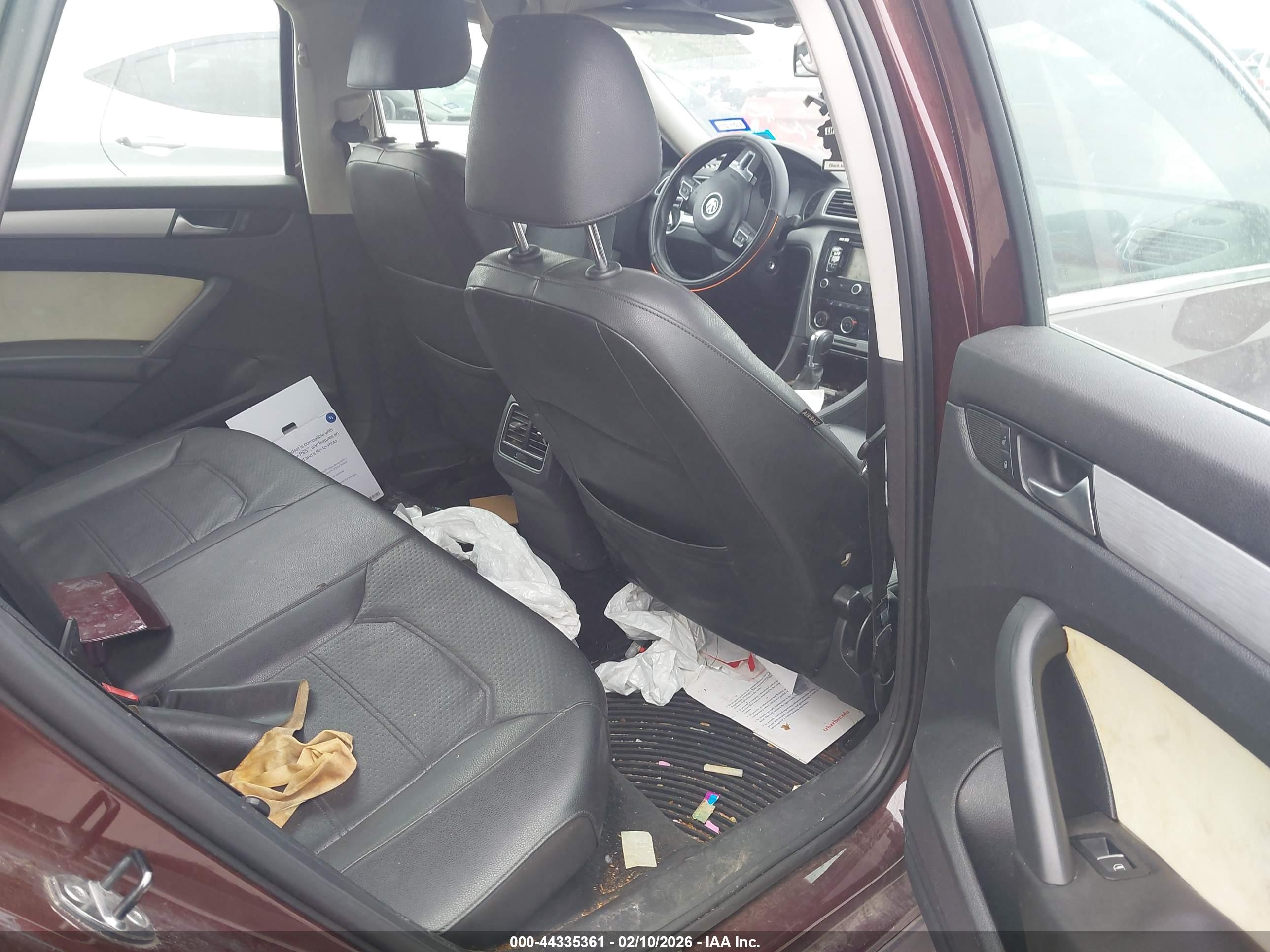 VOLKSWAGEN PASSAT image 8