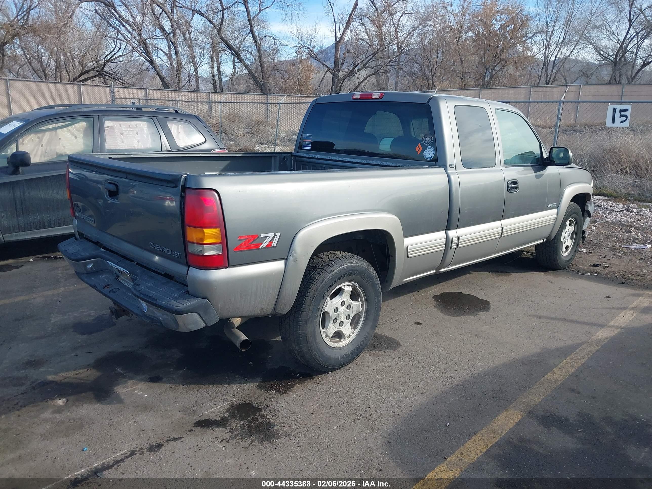 CHEVROLET SILVERADO image 4