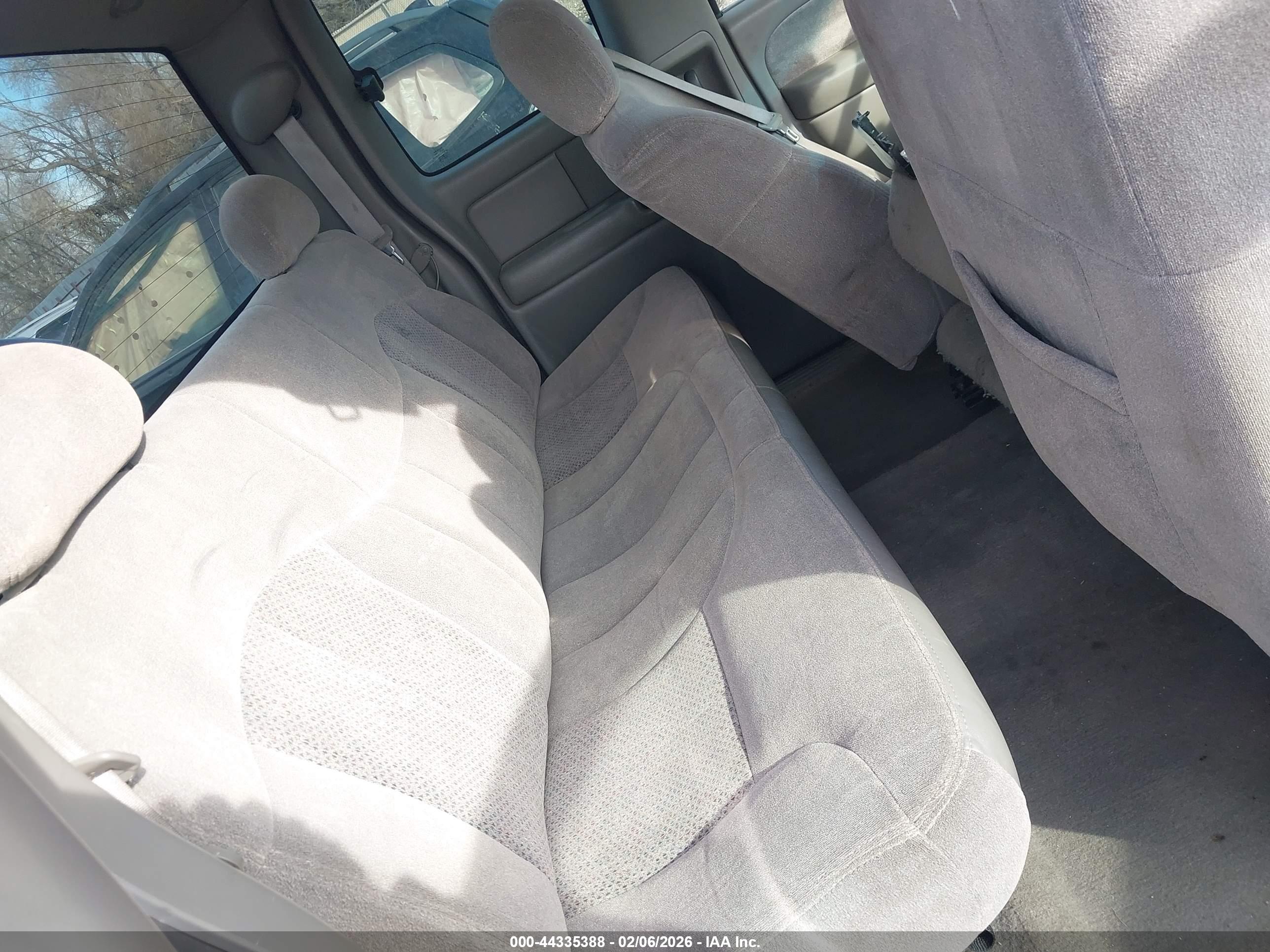 CHEVROLET SILVERADO image 8