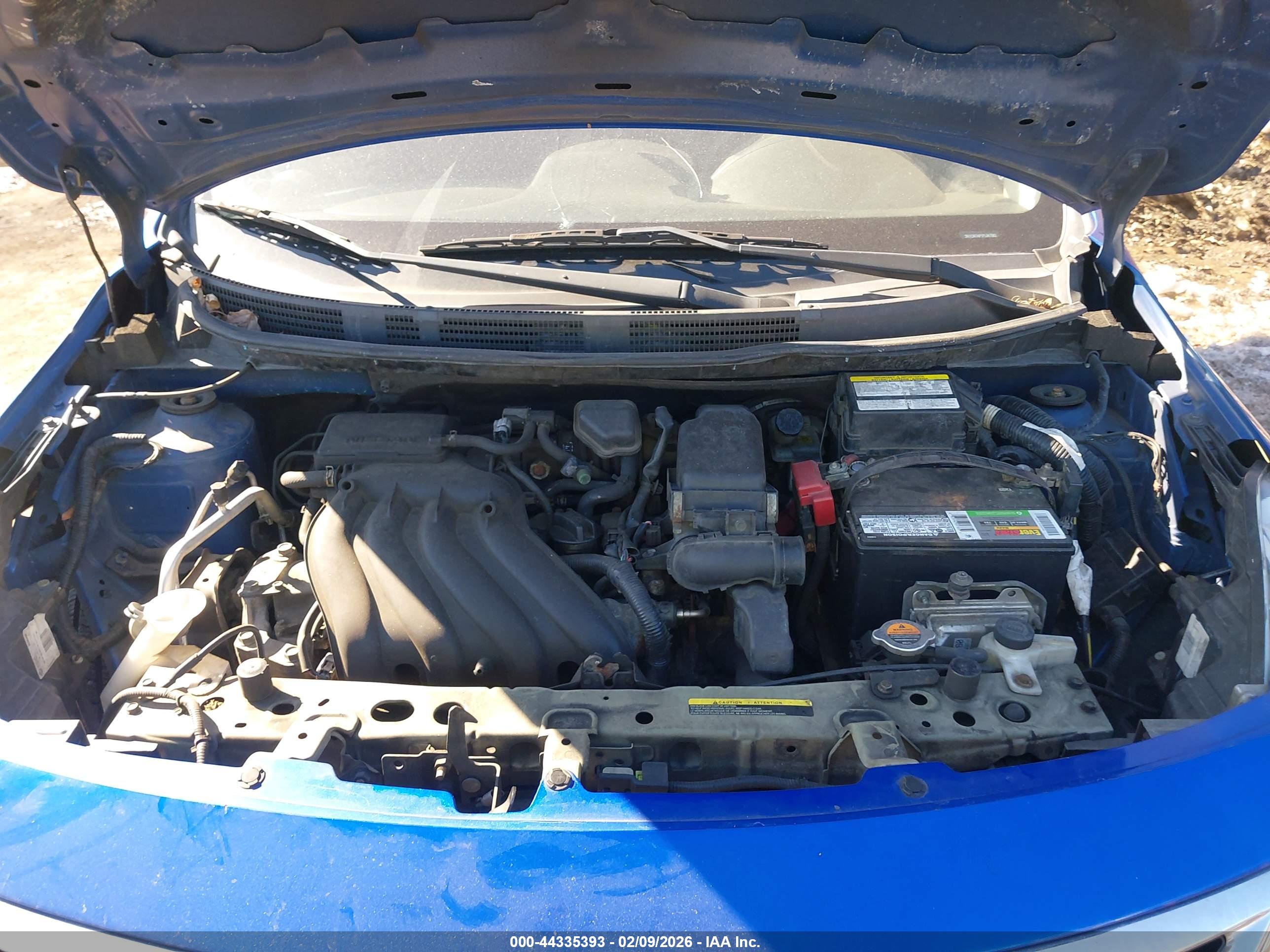 NISSAN VERSA image 10