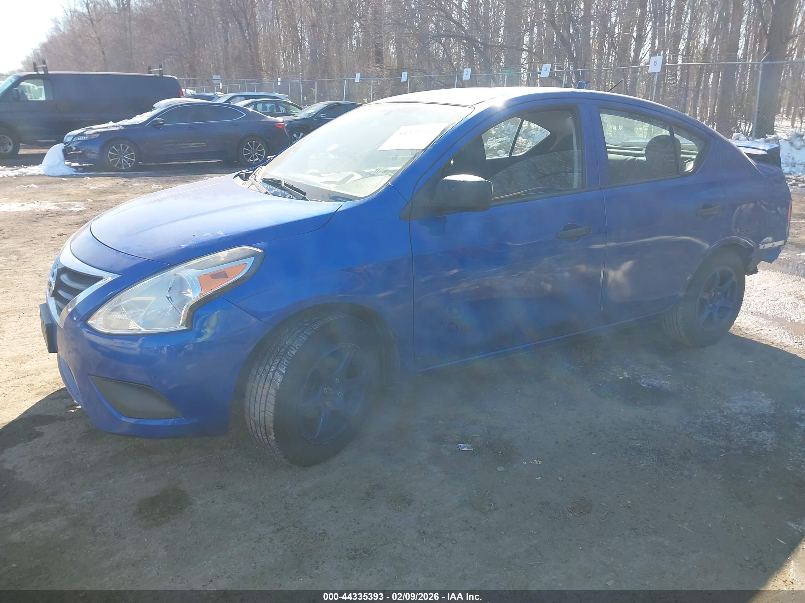 NISSAN VERSA image 2