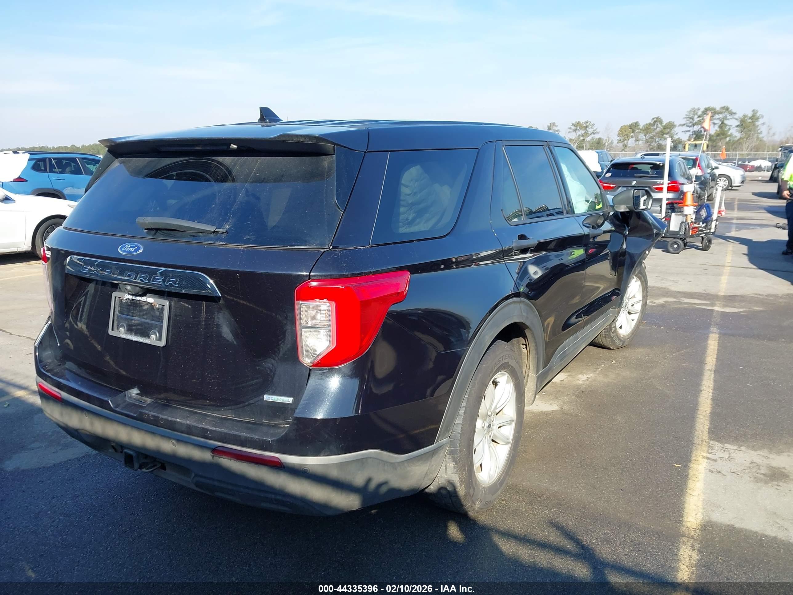 FORD EXPLORER image 4