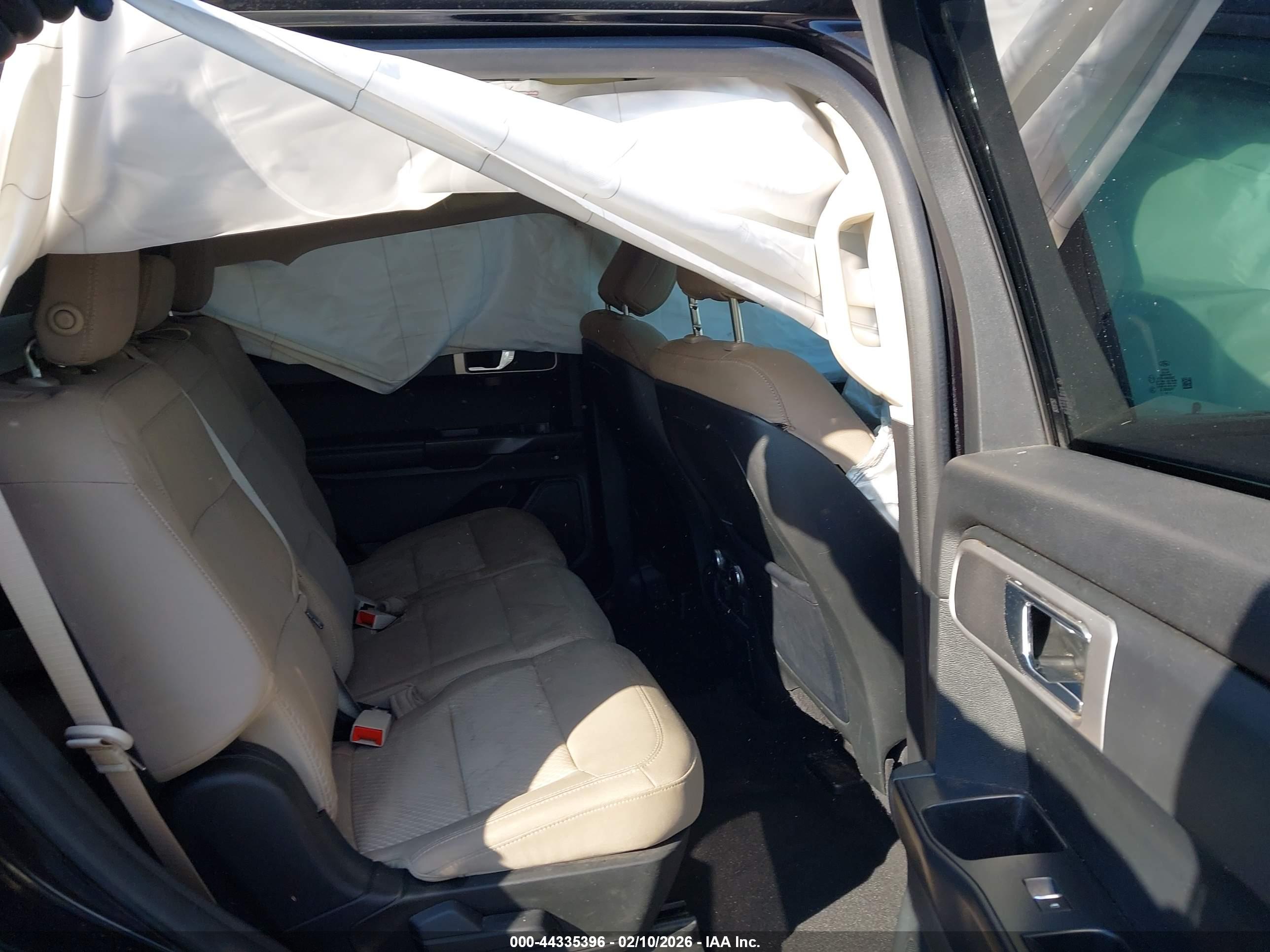 FORD EXPLORER image 8